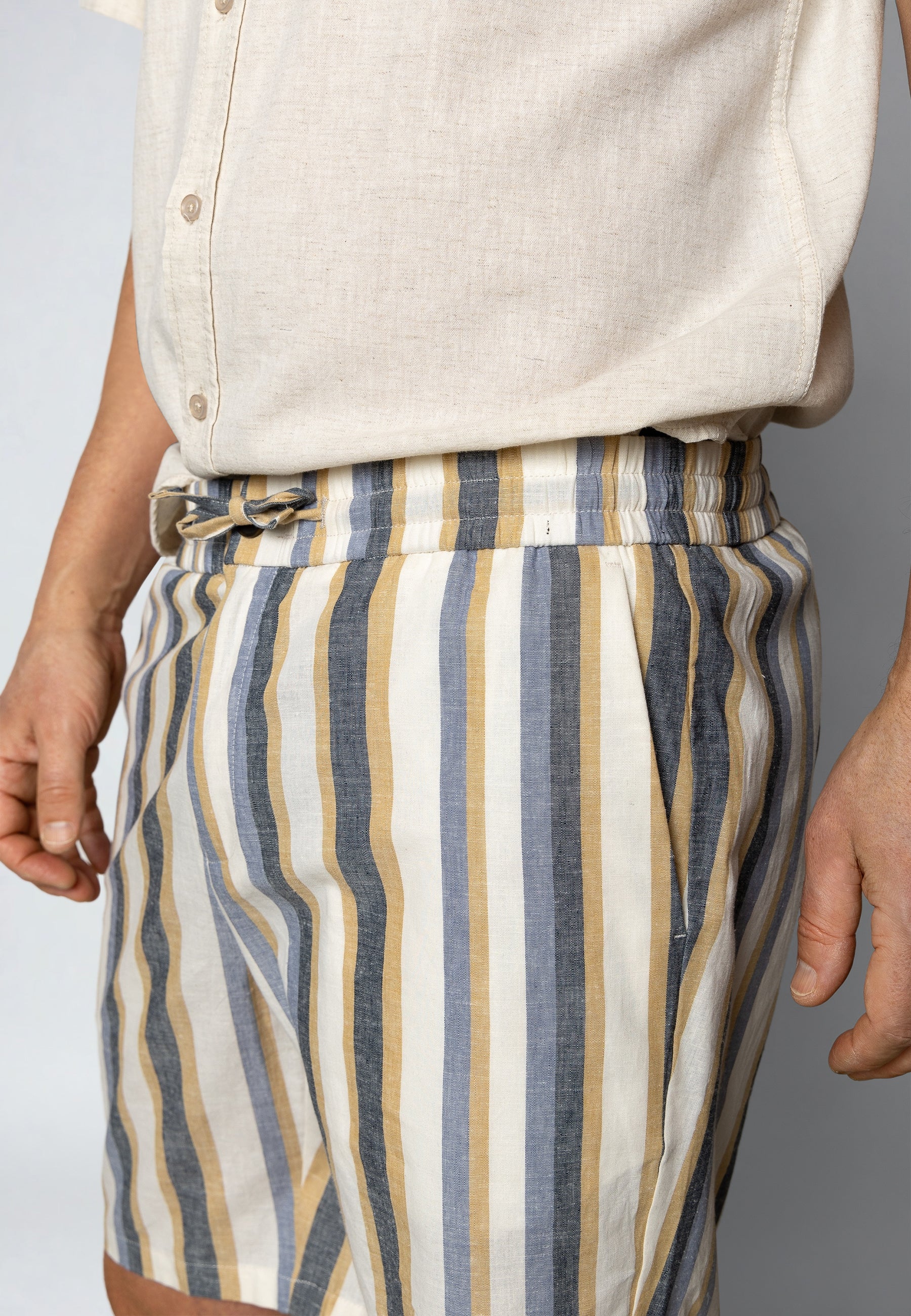 clean-cut-copenhagen-eli-leinen-shorts-ecru-blau-gestreift image 2