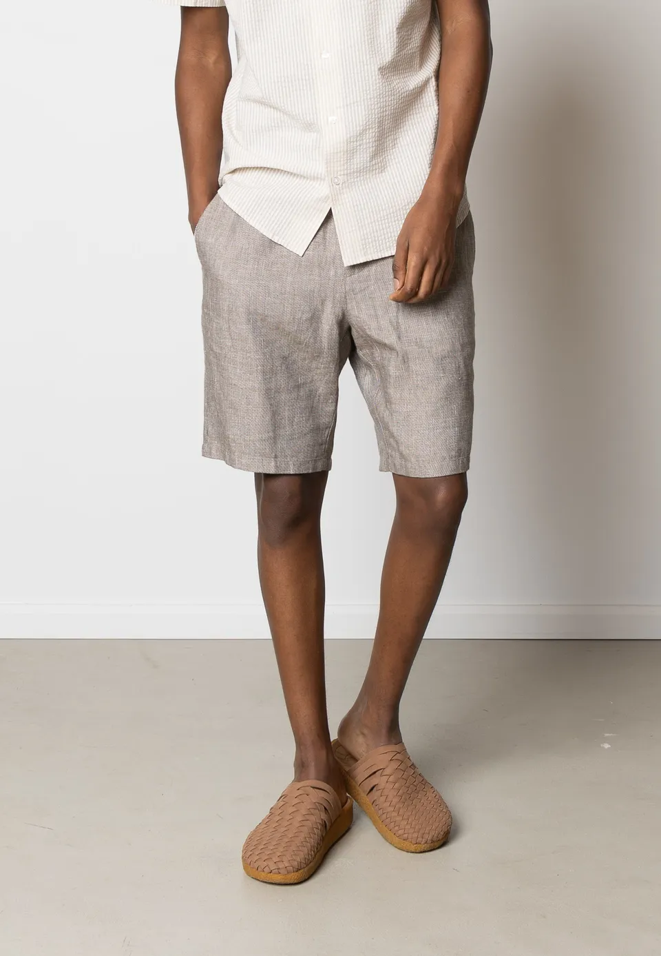 clean-cut-copenhagen-roman-leinen-shorts-herren-kordelzug image 1