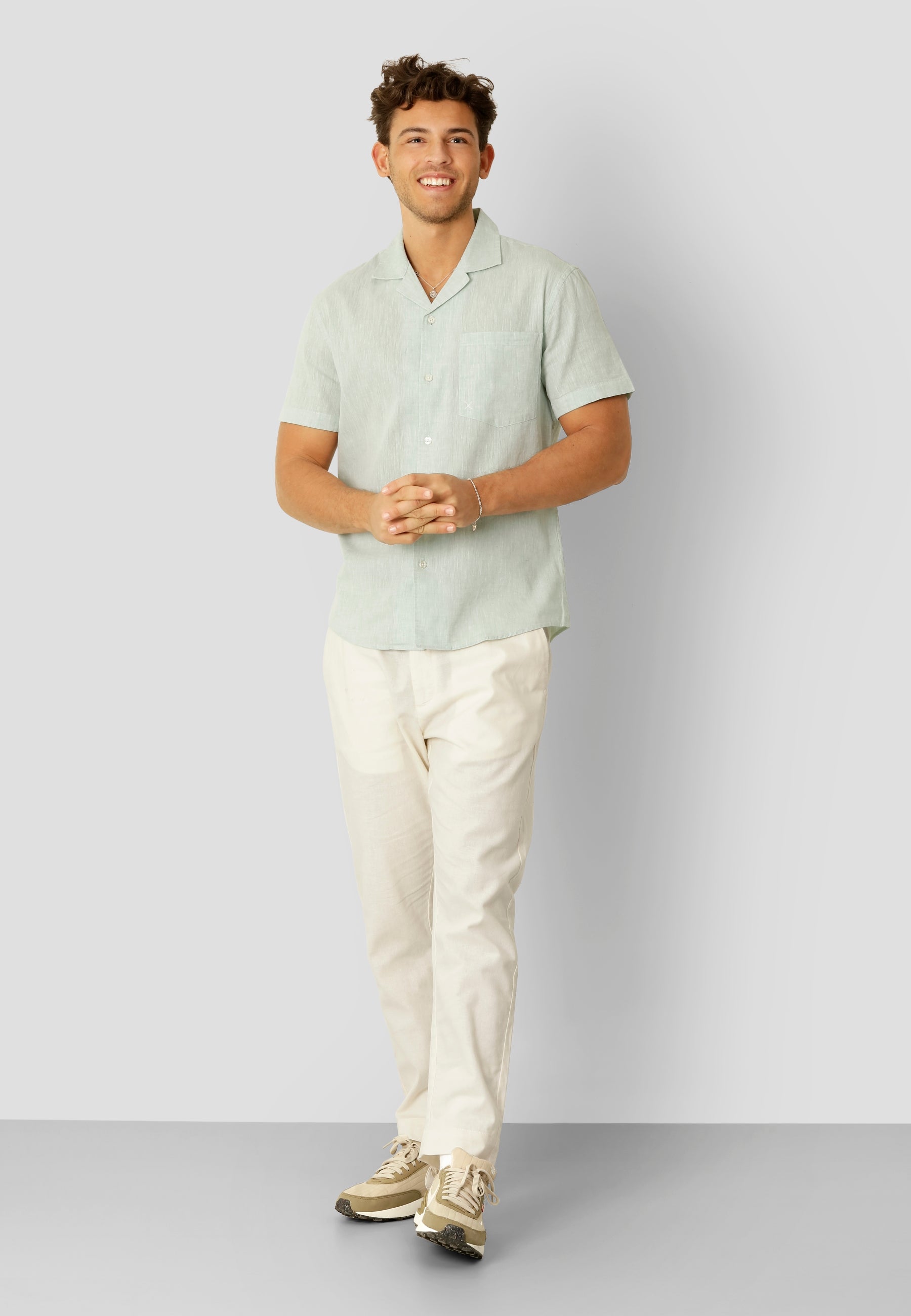 clean-cut-copenhagen-giles-bowling-hemd-mintgr-n-leinen image 3