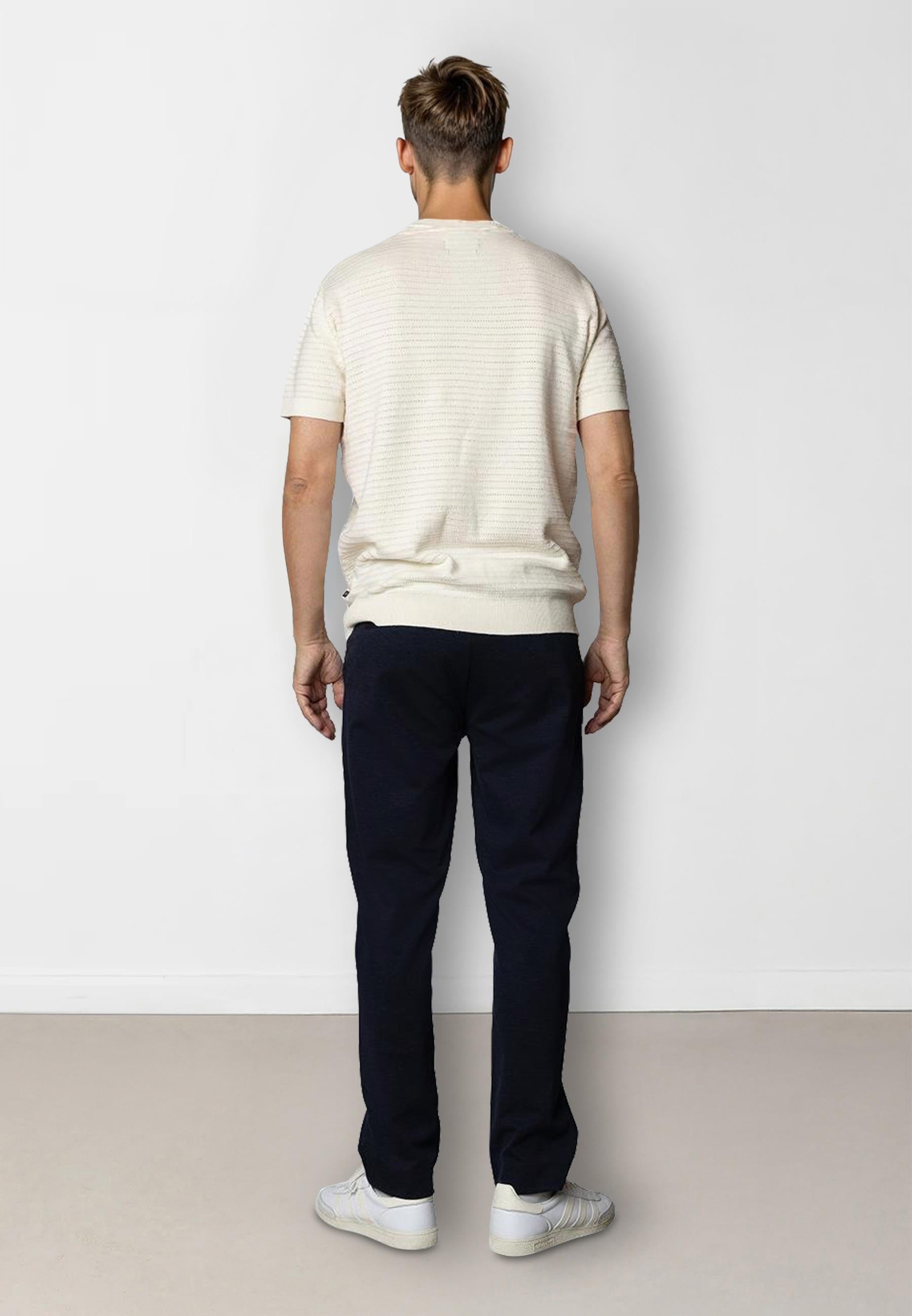 clean-cut-copenhagen-owen-strick-t-shirt-ecru-navy image 5