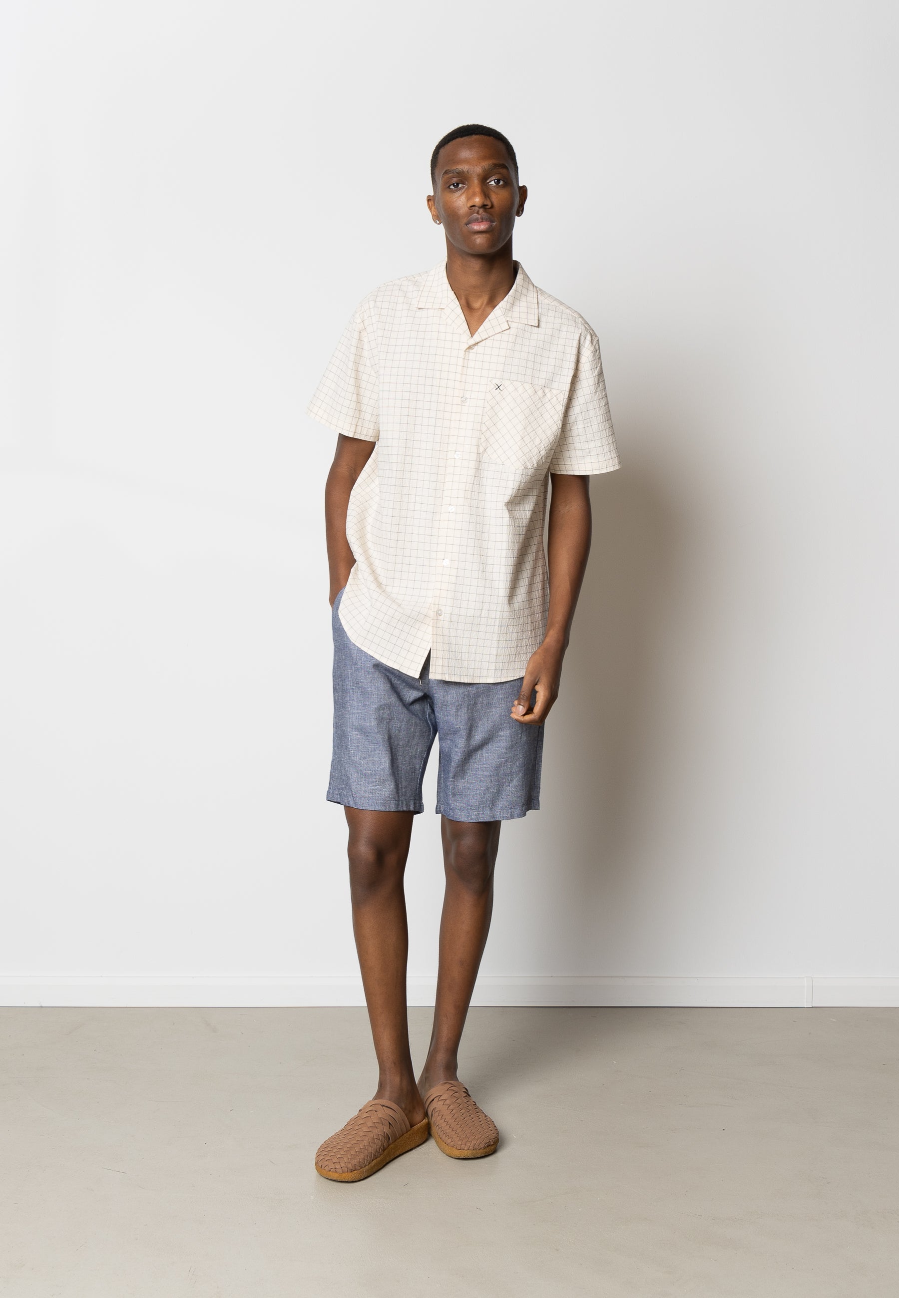 clean-cut-copenhagen-roman-leinen-shorts-herren-kordelzug image 8