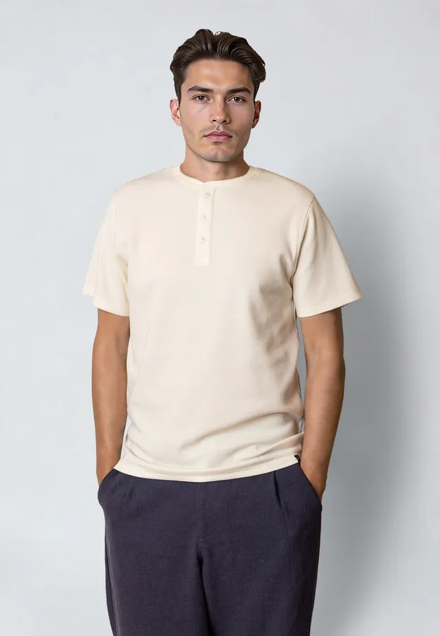 clean-cut-copenhagen-cal-t-shirt-herren-ecru-knopfleiste image 1