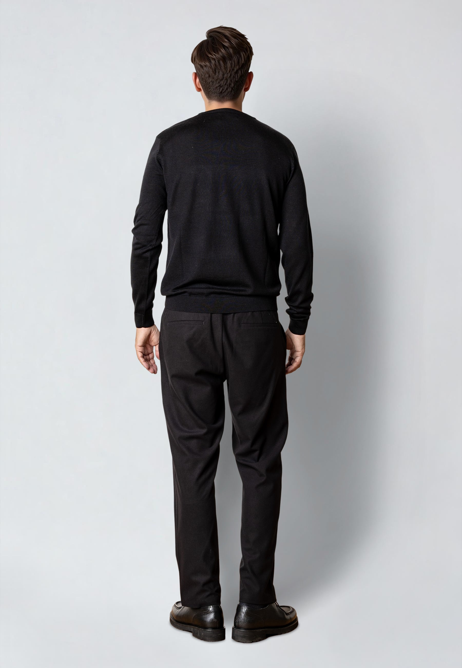 clean-cut-copenhagen-merino-pullover-schwarz-wolle image 4