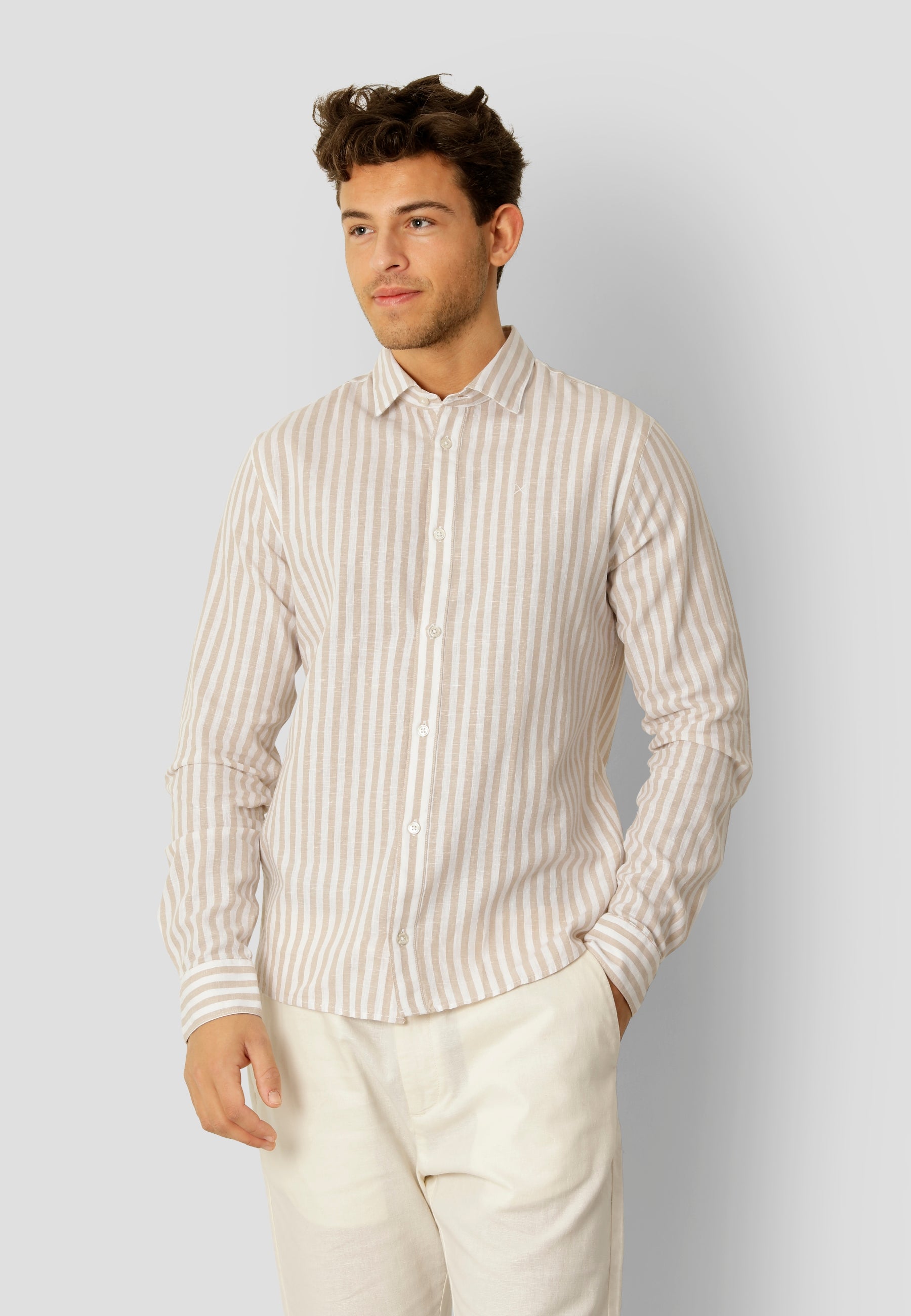 clean-cut-copenhagen-jamie-leinenhemd-herren-sand-ecru image 4