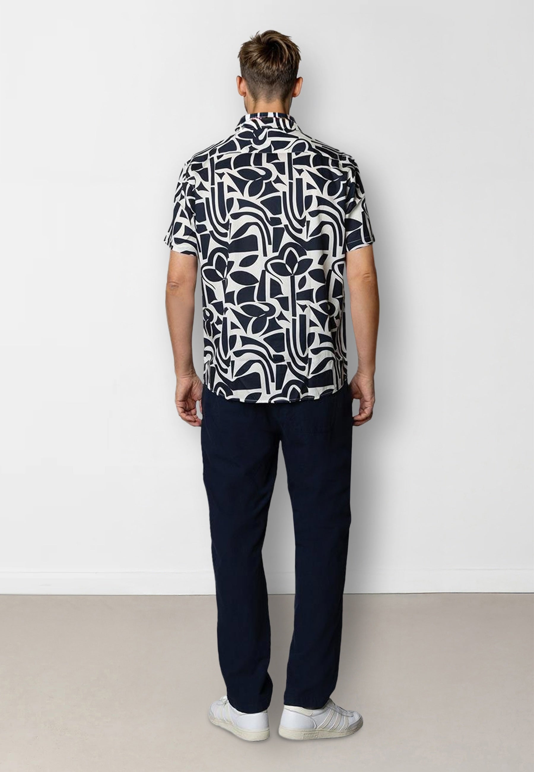 clean-cut-copenhagen-noah-hemd-navy-ecru-tencel-print image 5
