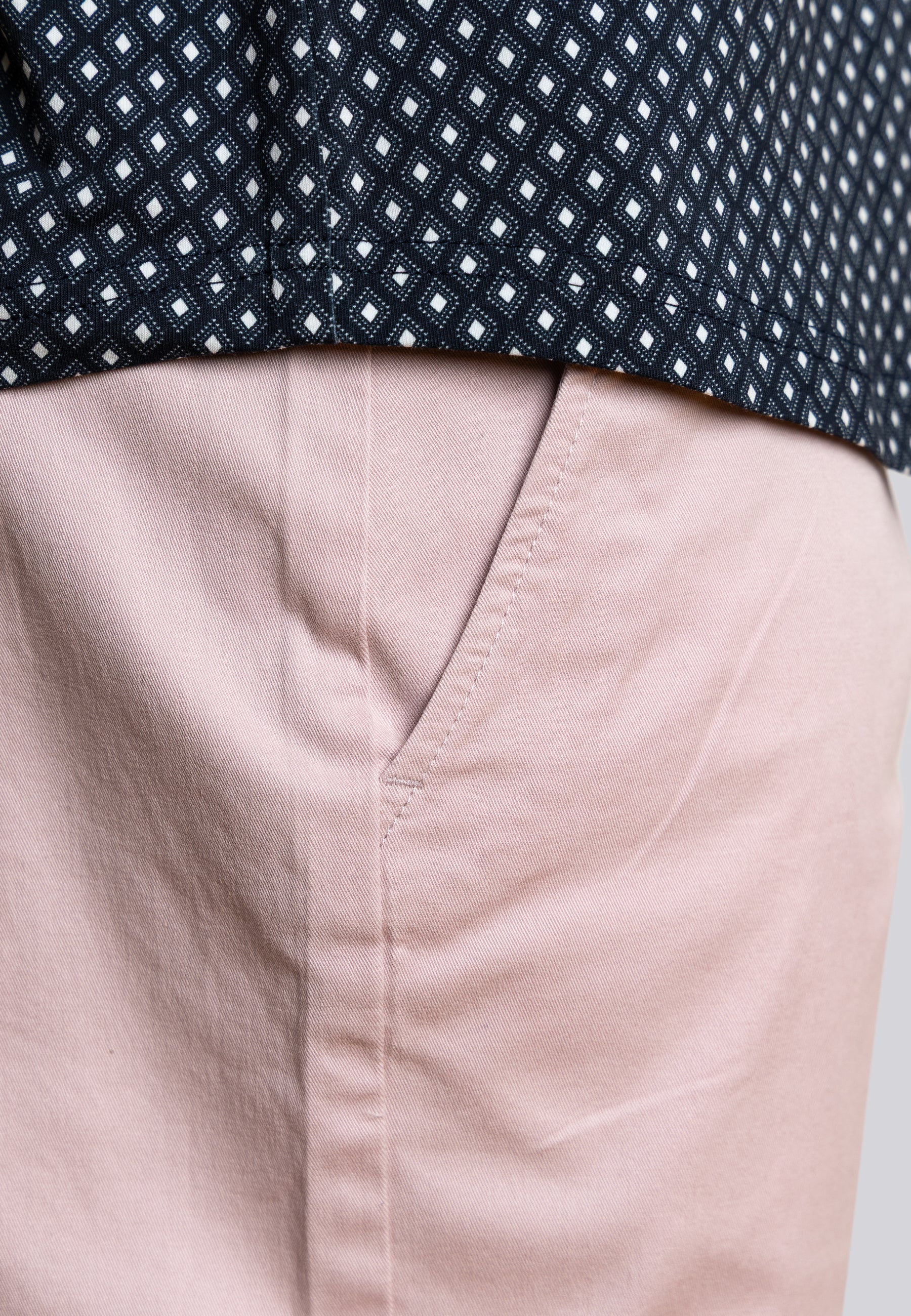 clean-cut-copenhagen-mitchell-twill-shorts-violet-ice-stretch image 3