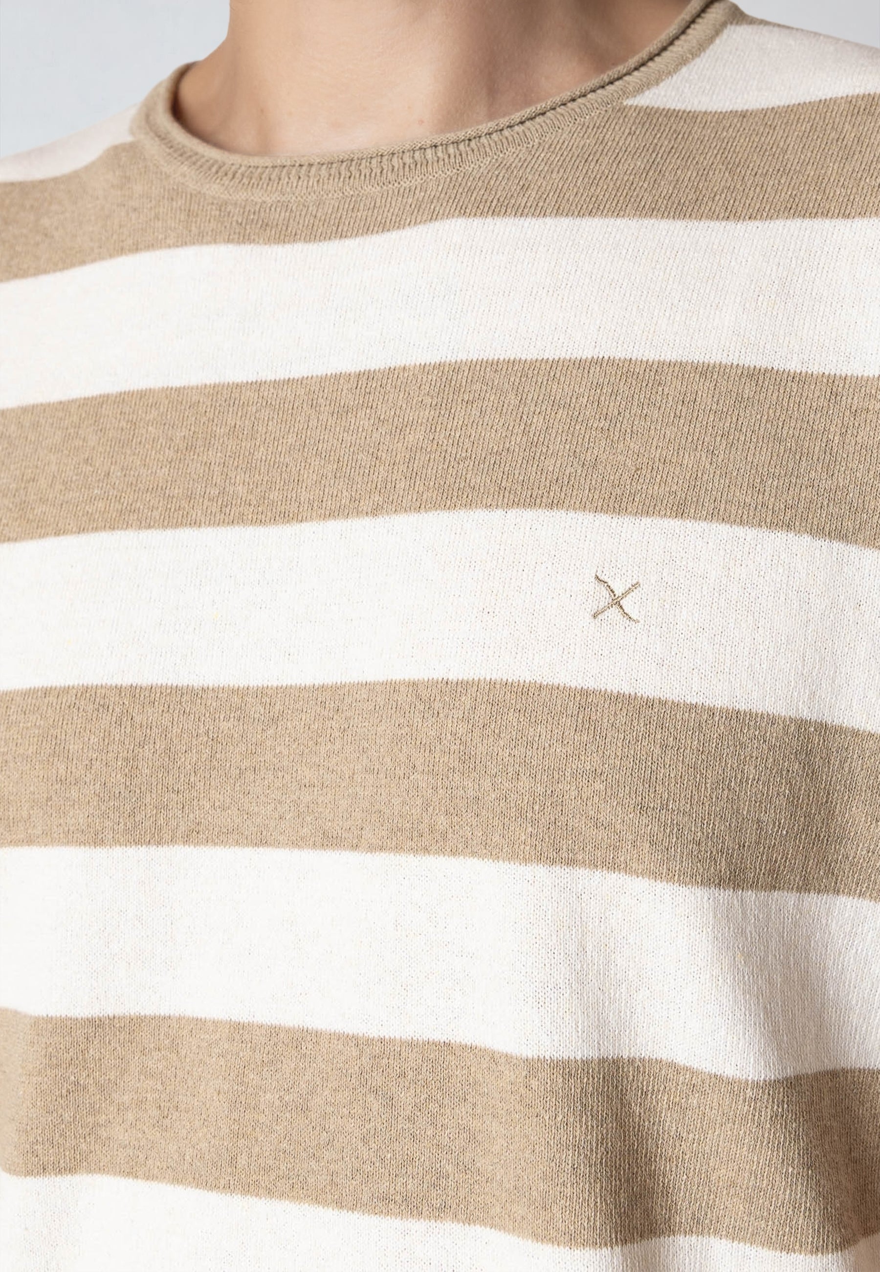 clean-cut-copenhagen-milas-knitted-t-shirt-shitake-ecru-gestreift image 3