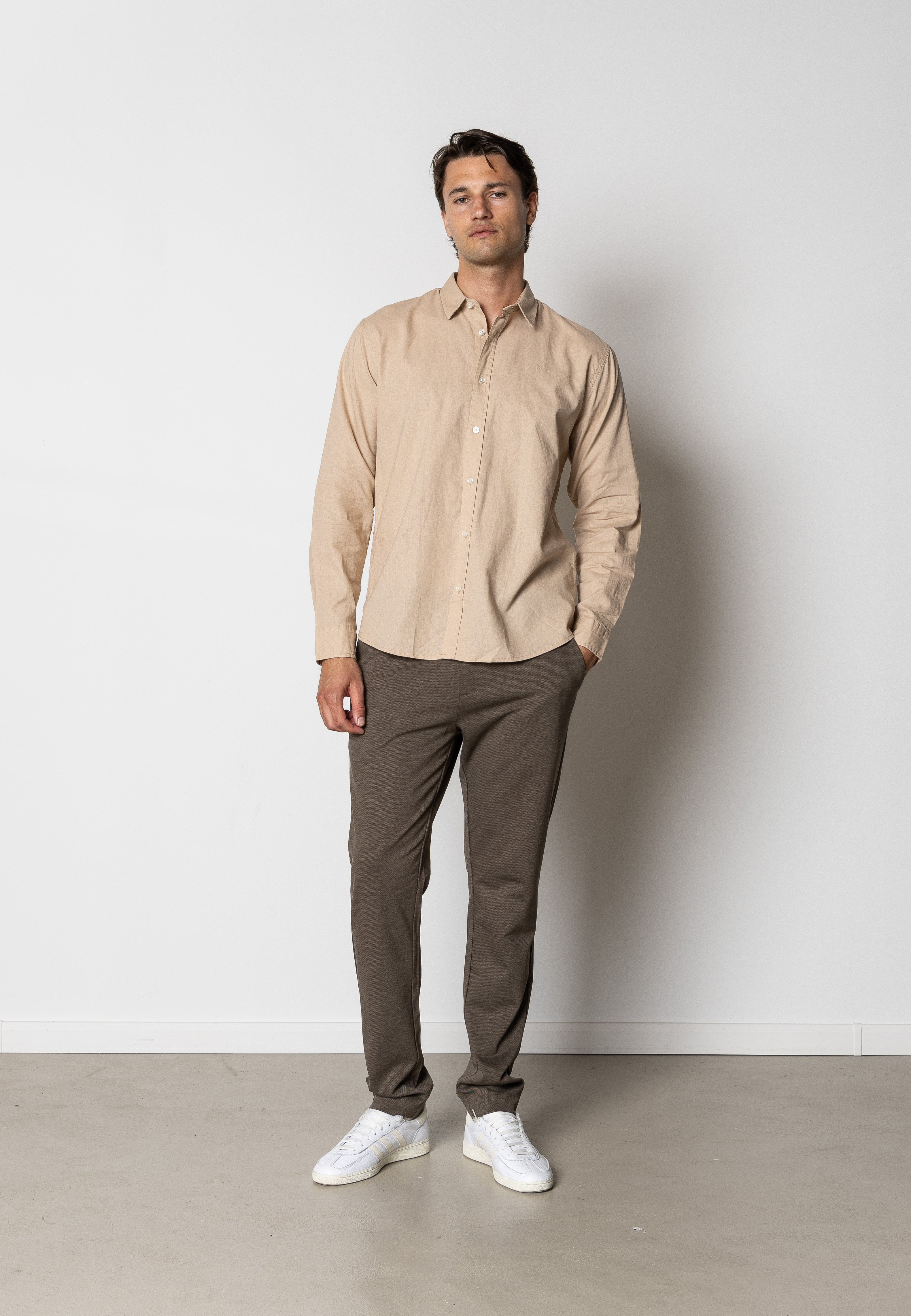 clean-cut-copenhagen-cotton-linen-hemd-khaki-herren image 2