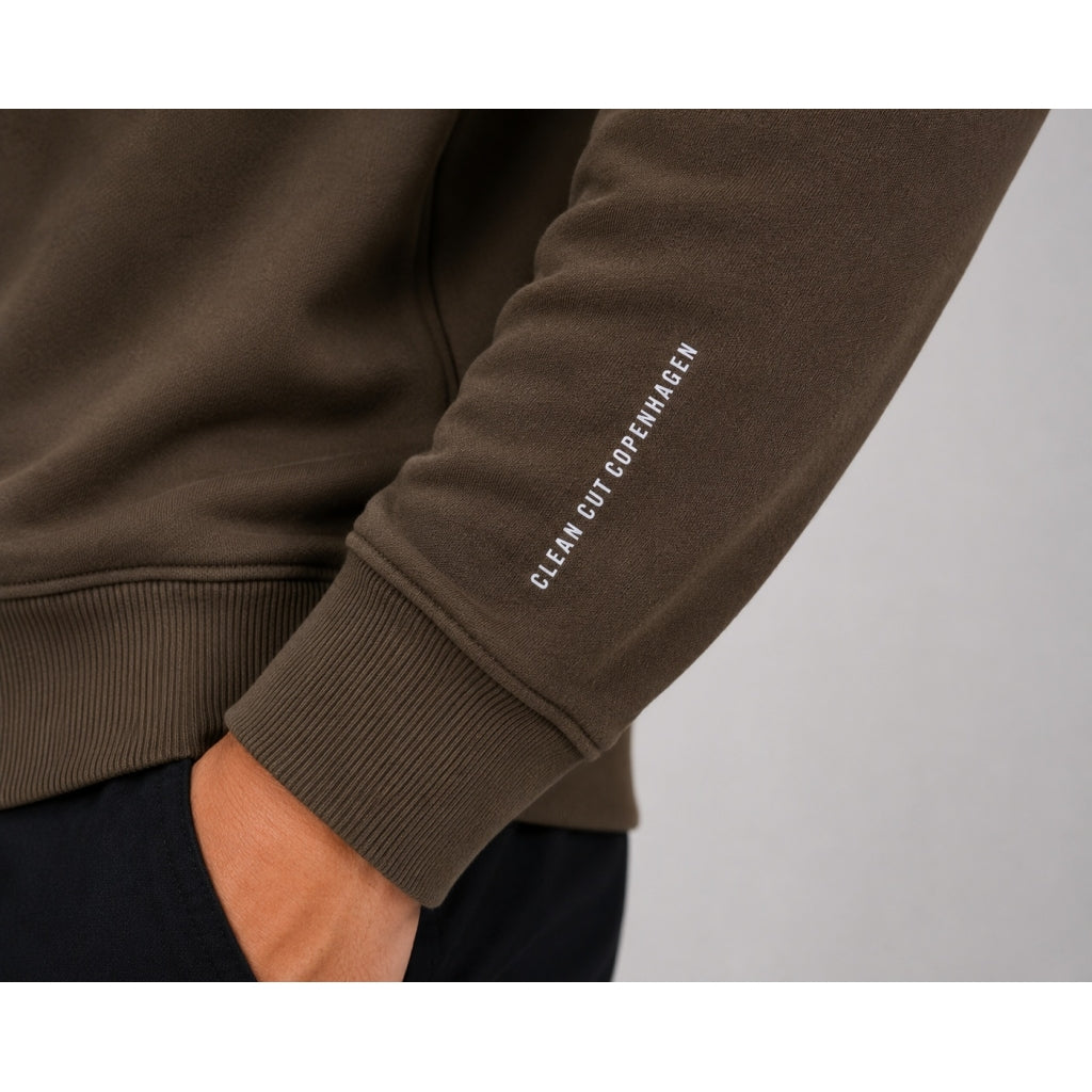 clean-cut-copenhagen-patrick-sweatshirt-dunkelbraun image 2