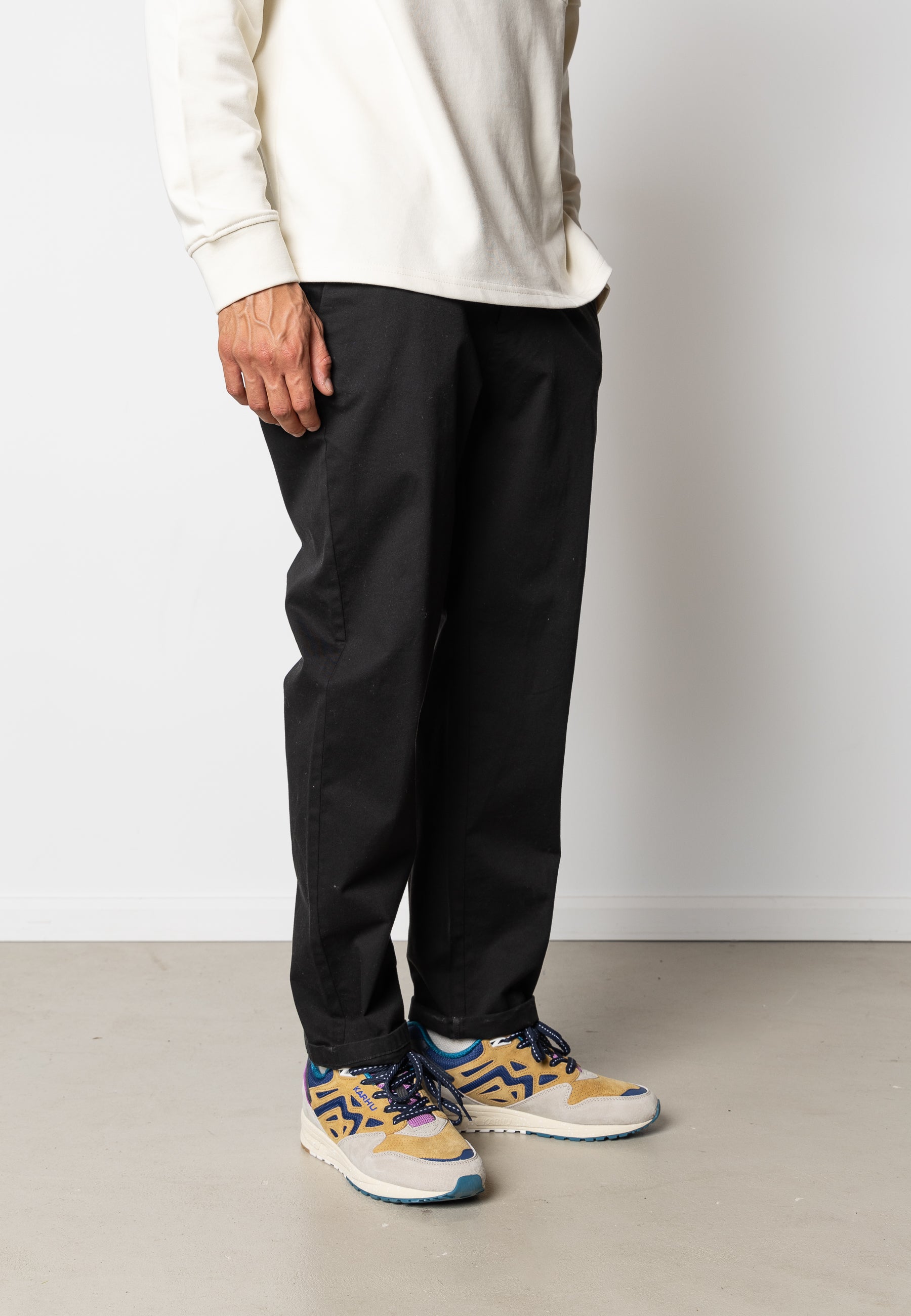 clean-cut-copenhagen-tokyo-twill-chino-schwarz-baumwolle image 1