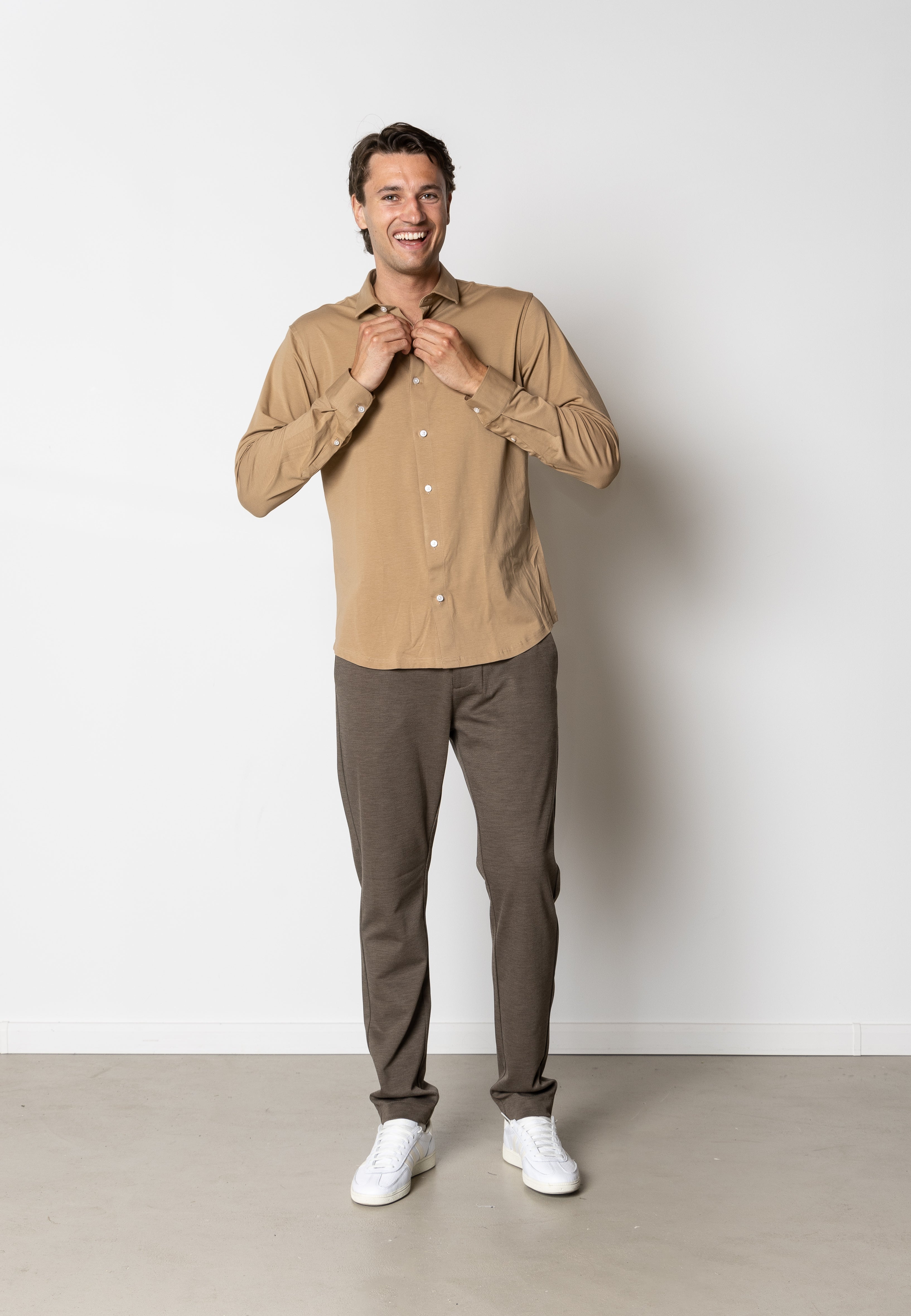 clean-cut-copenhagen-clean-formal-stretch-shirt-hemd-warm-sand image 5
