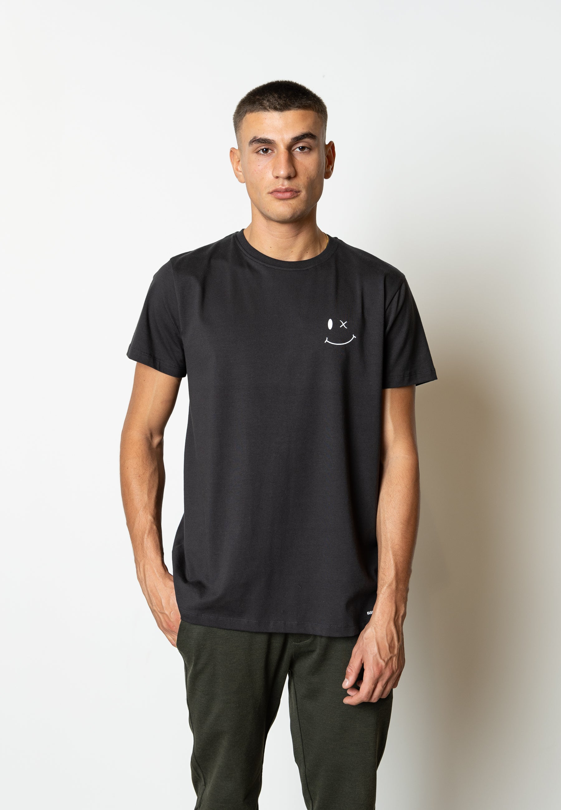 clean-cut-copenhagen-patrick-t-shirt-herren-schwarz-bio-baumwolle image 2