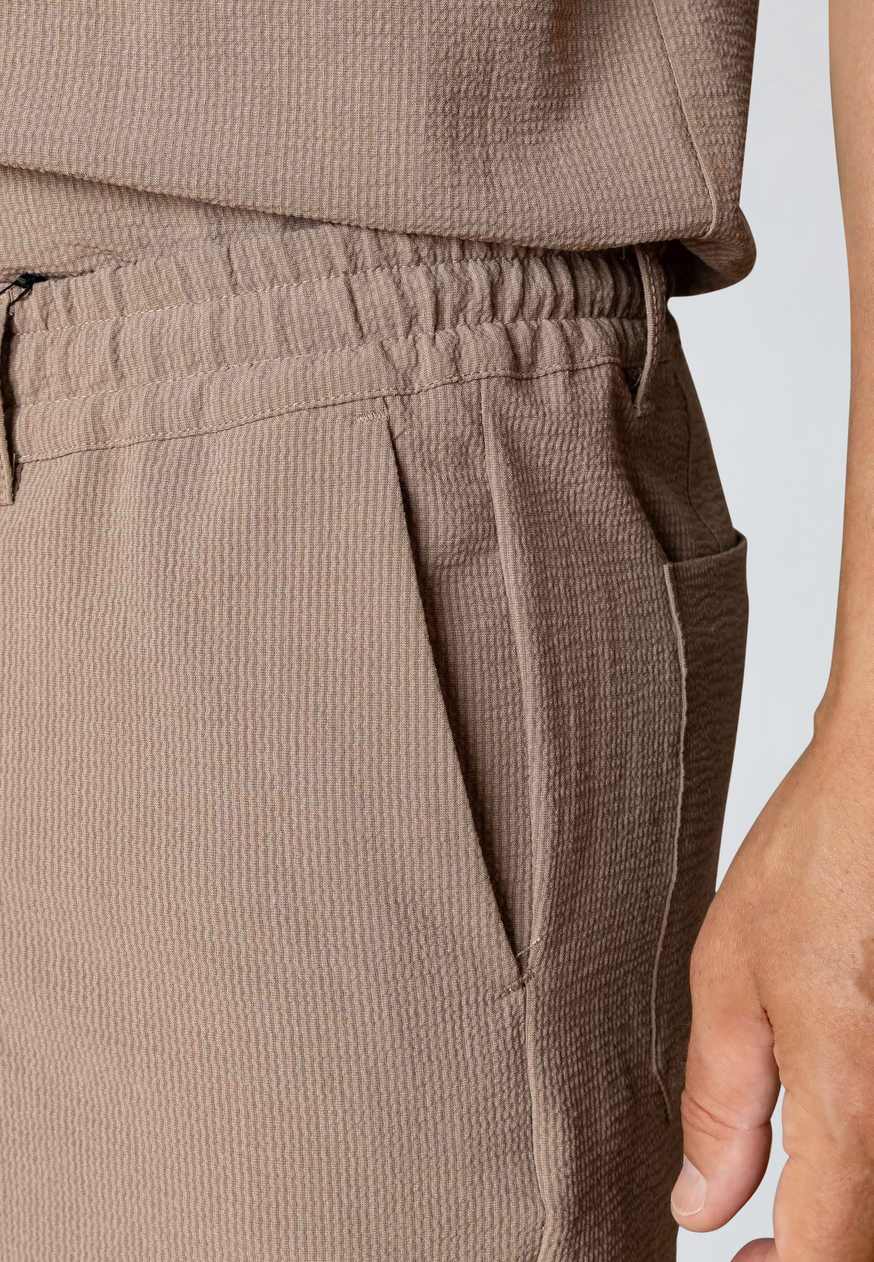clean-cut-copenhagen-erico-shorts-shitake-seersucker image 3