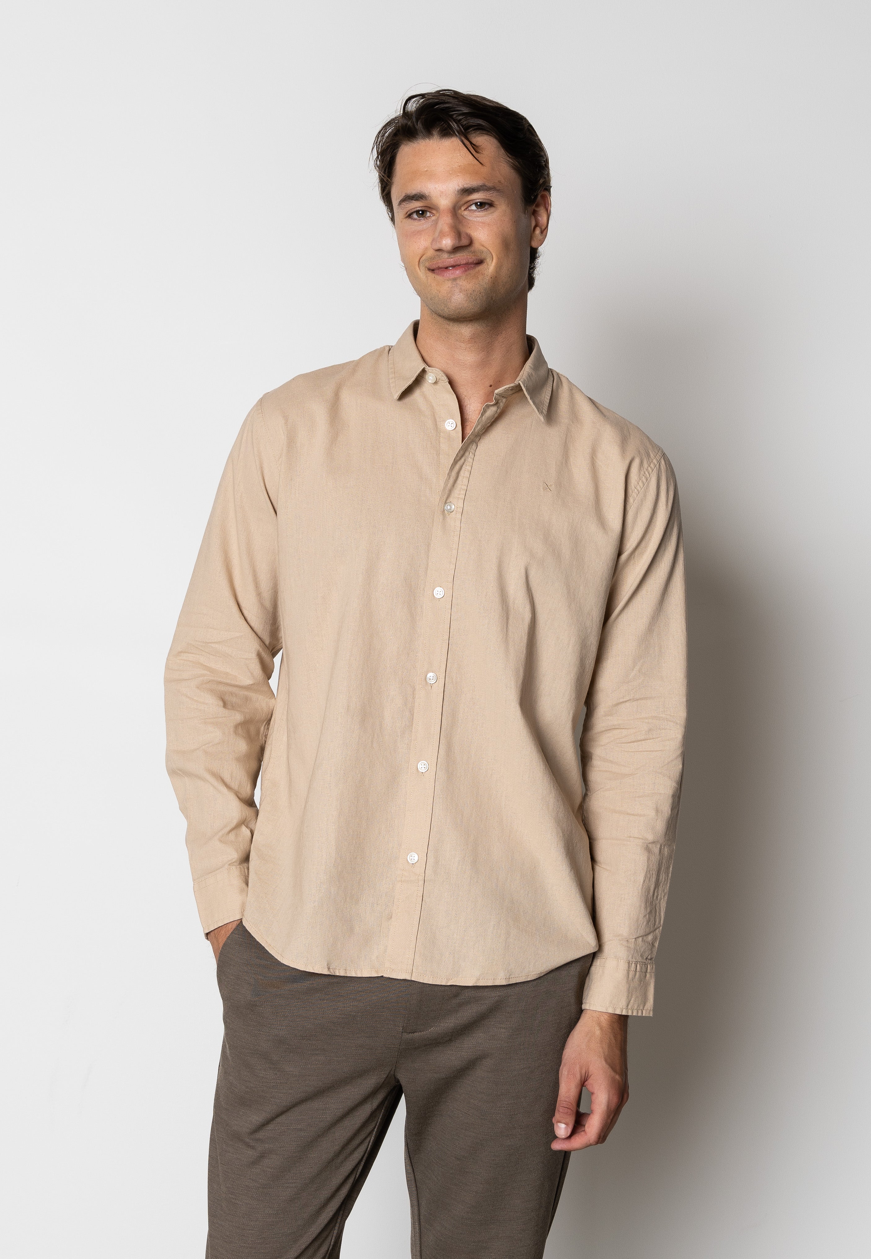 clean-cut-copenhagen-cotton-linen-hemd-khaki-herren image 1