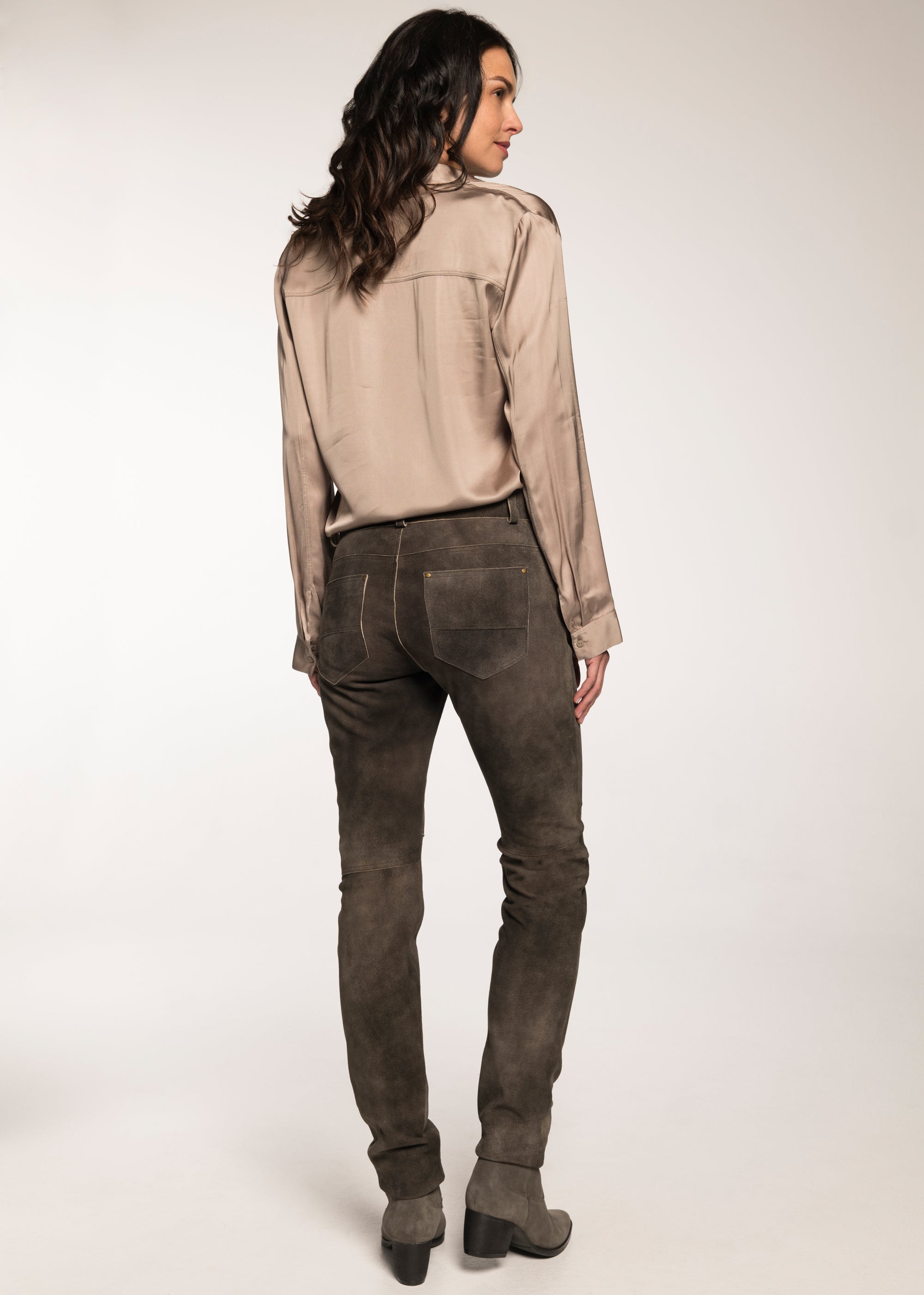 beckert-cortney-damen-lederhose-roggen-wildbockleder image 2