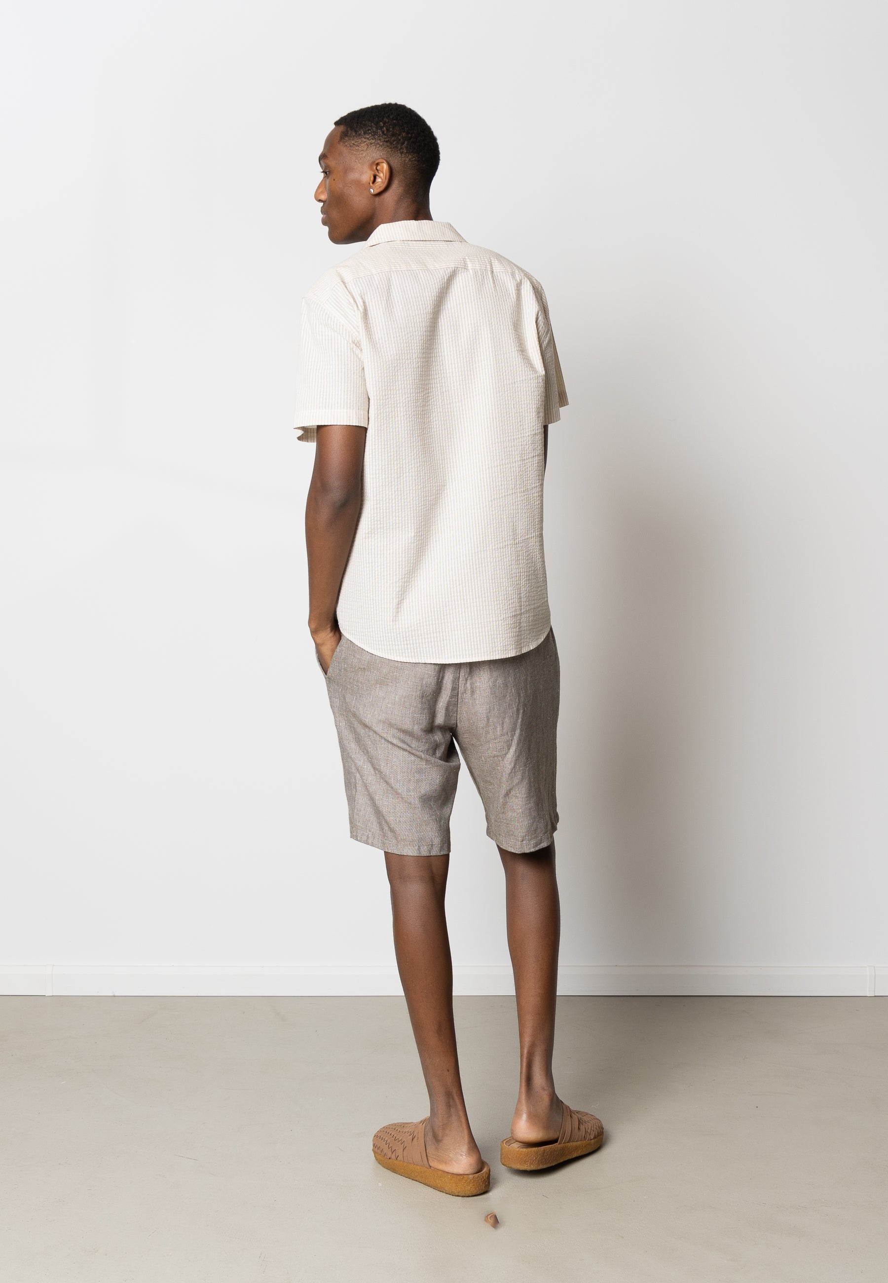 clean-cut-copenhagen-roman-leinen-shorts-herren-kordelzug image 6