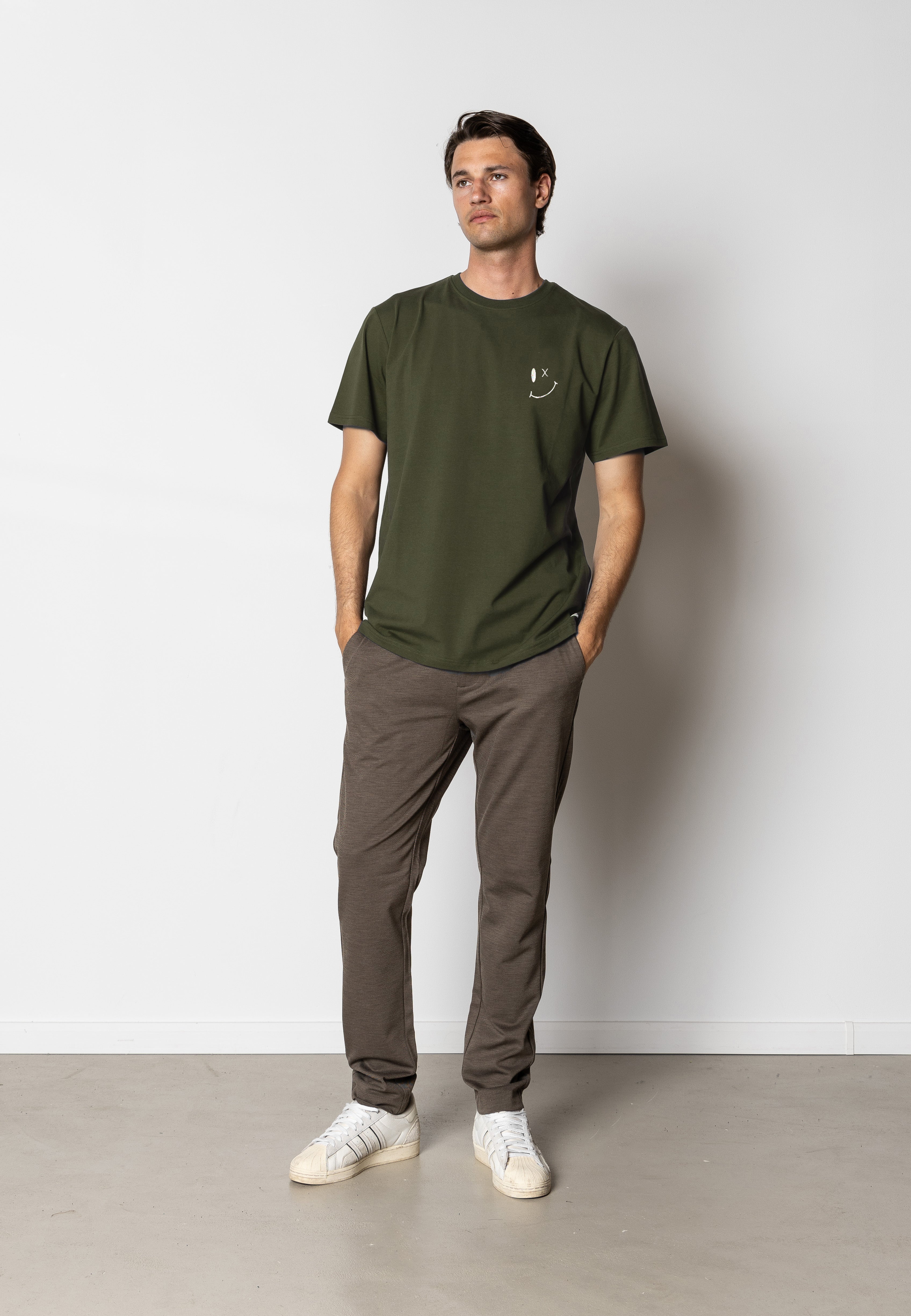 clean-cut-copenhagen-patrick-organic-t-shirt-herren-army-bio-baumwolle image 3