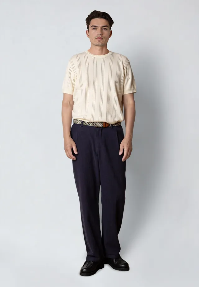 clean-cut-copenhagen-robin-strick-t-shirt-ecru image 1