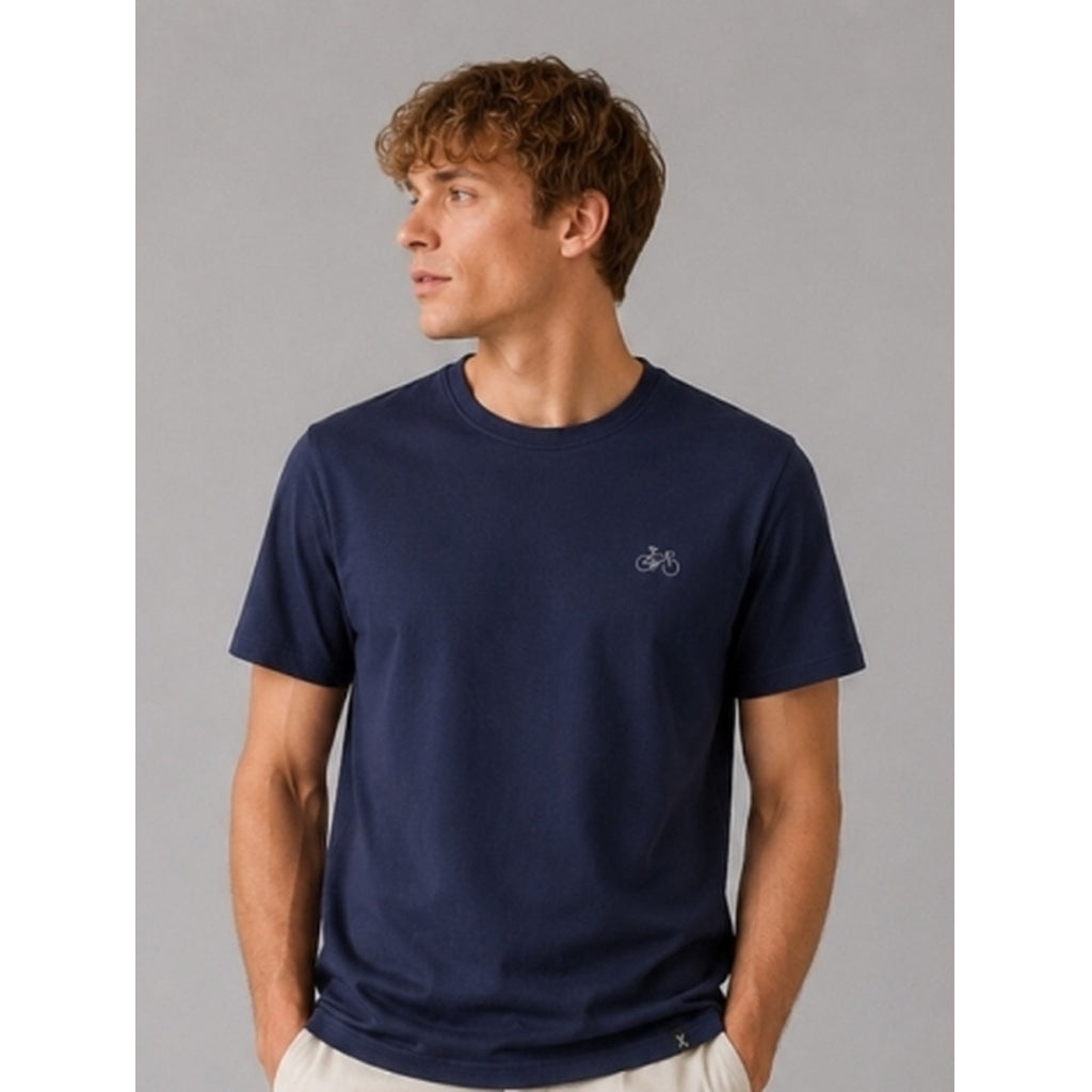 clean-cut-copenhagen-hygge-t-shirt-navy-bio-baumwolle image 3