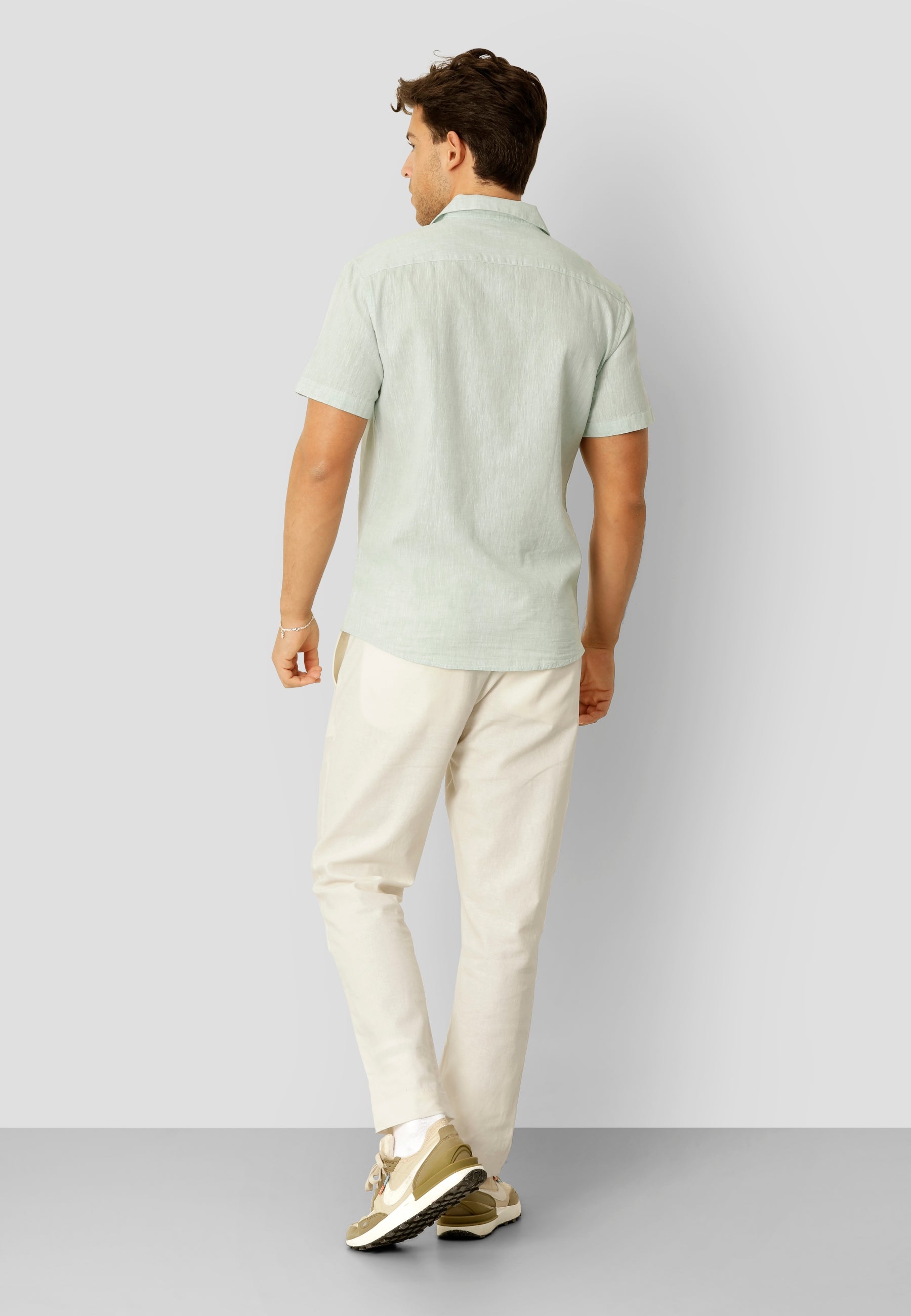 clean-cut-copenhagen-giles-bowling-hemd-mintgr-n-leinen image 4