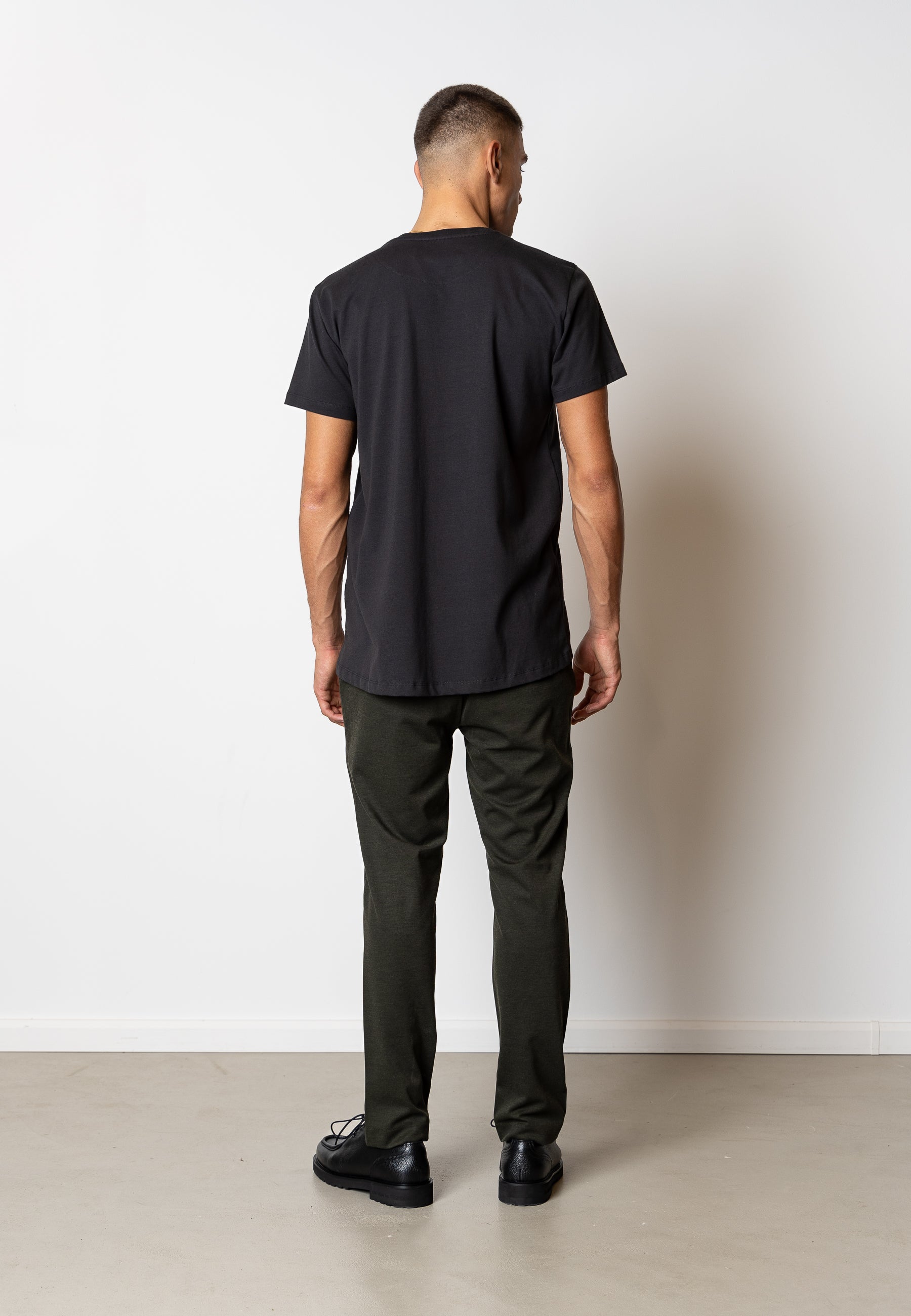 clean-cut-copenhagen-patrick-t-shirt-herren-schwarz-bio-baumwolle image 6