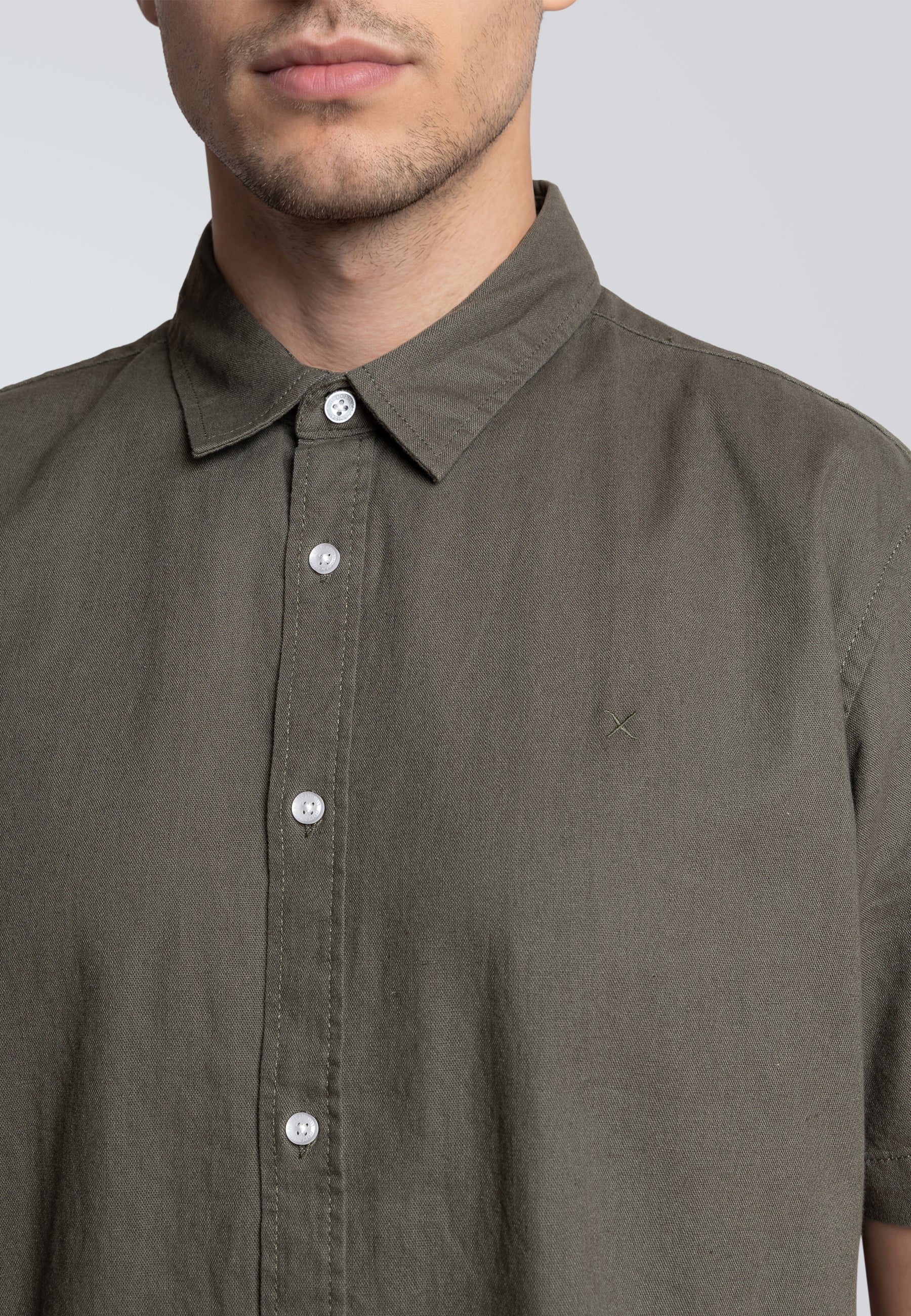 clean-cut-copenhagen-luca-kurzarm-hemd-army-herren-sommer image 4