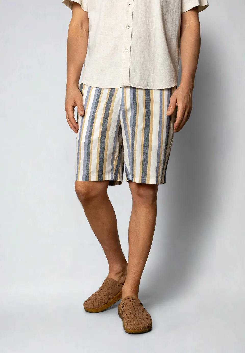 clean-cut-copenhagen-eli-leinen-shorts-ecru-blau-gestreift image 1