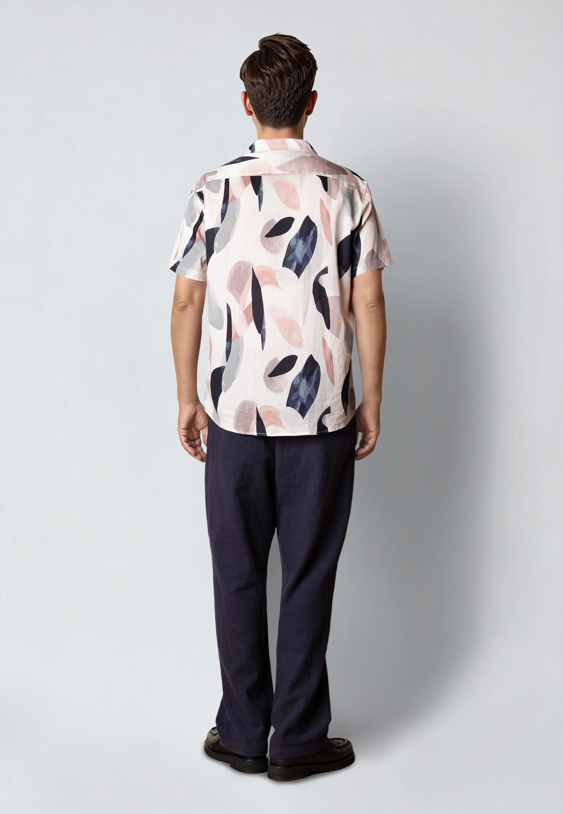 clean-cut-copenhagen-ebbe-s-s-shirt-herren-violet-ice image 6