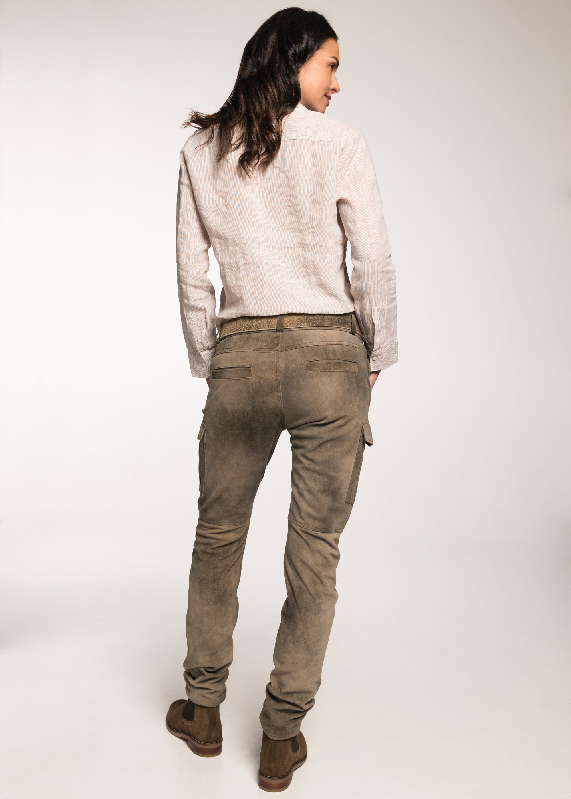 beckert-damen-lederhosen-cherokee-lederhose-smoke-schmal image 2
