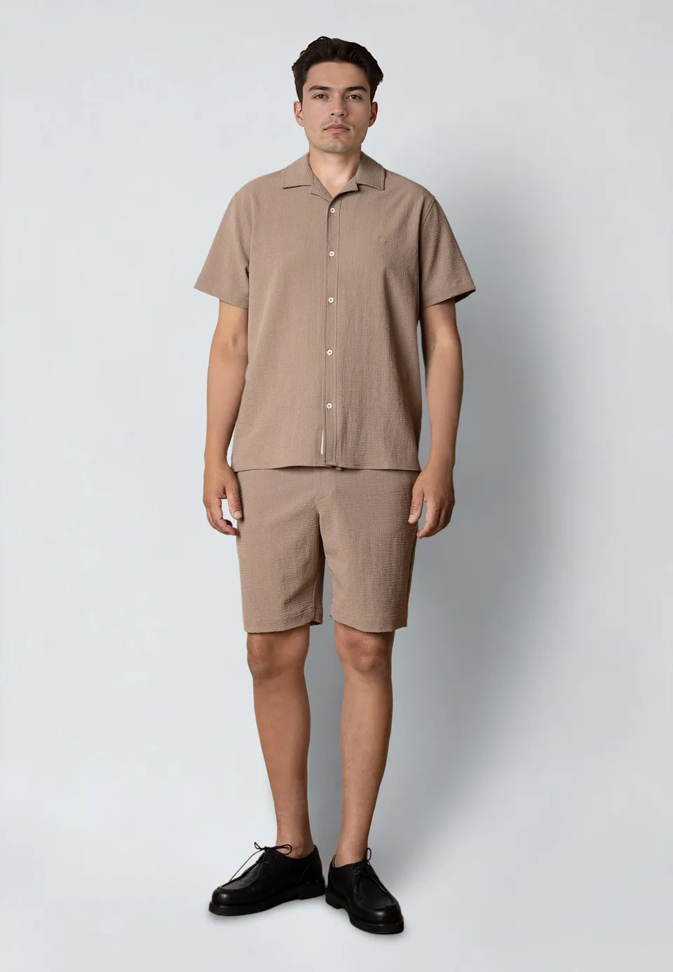 clean-cut-copenhagen-erico-shorts-shitake-seersucker image 1