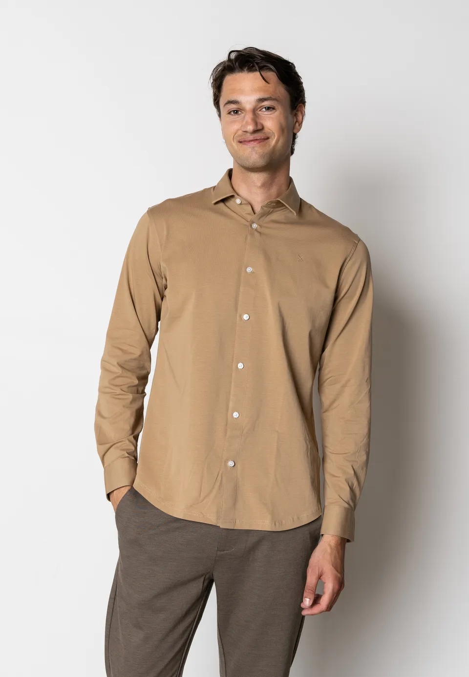 clean-cut-copenhagen-clean-formal-stretch-shirt-hemd-warm-sand image 1
