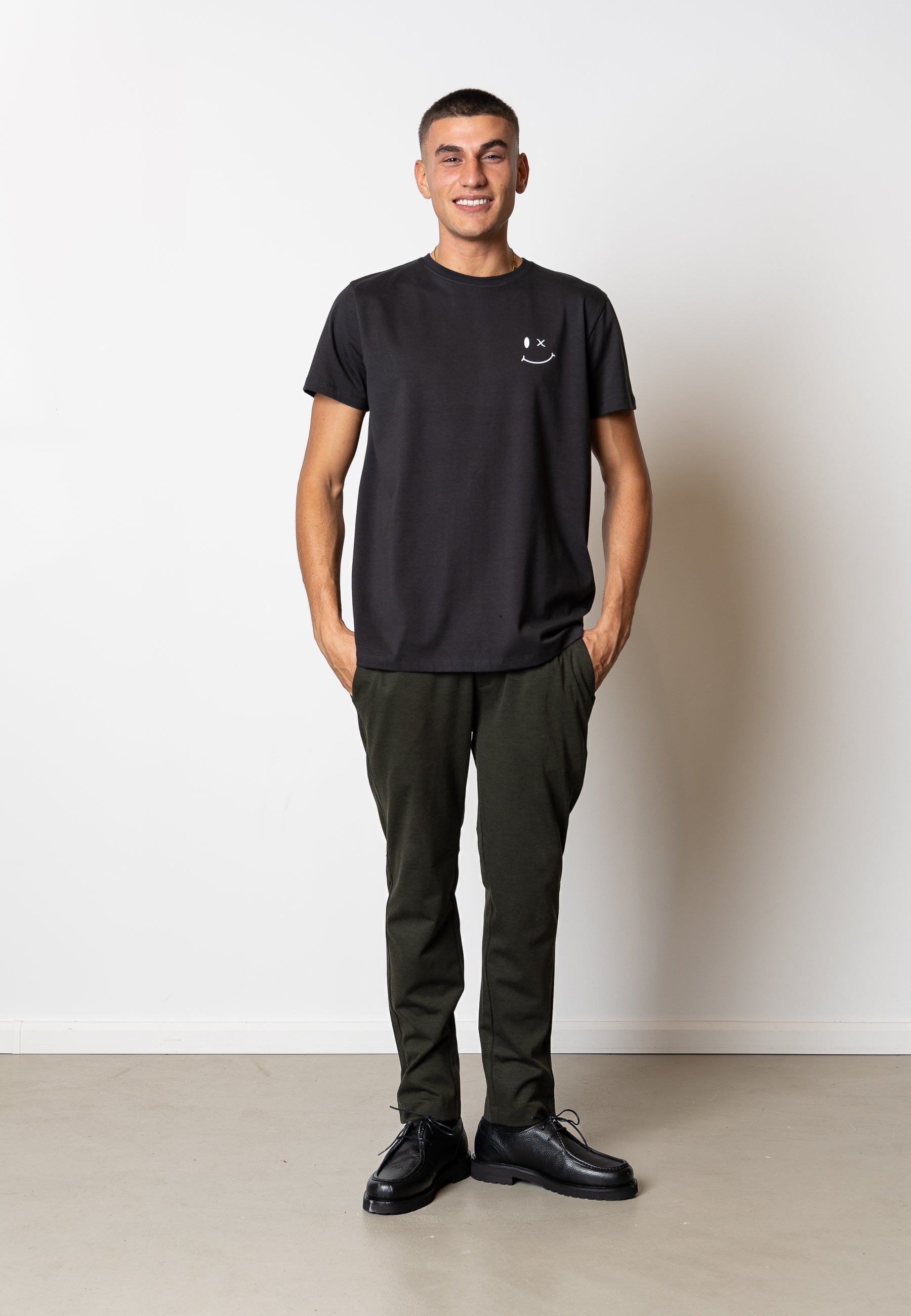 clean-cut-copenhagen-patrick-t-shirt-herren-schwarz-bio-baumwolle image 3
