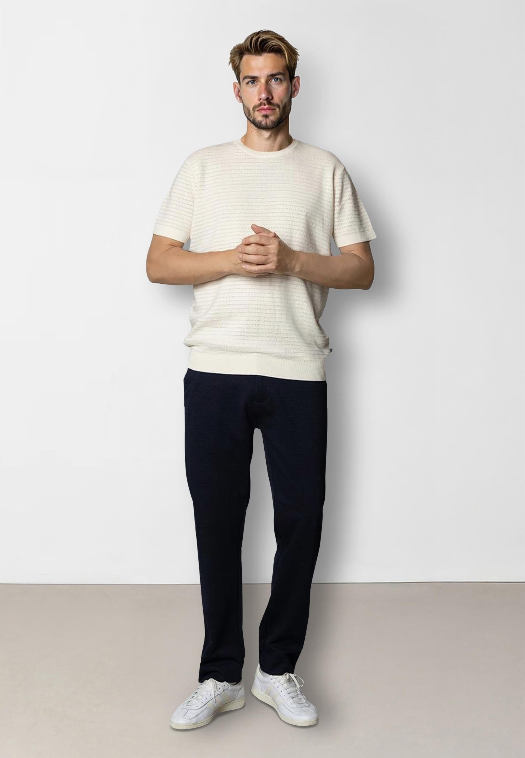 clean-cut-copenhagen-owen-strick-t-shirt-ecru-navy image 4
