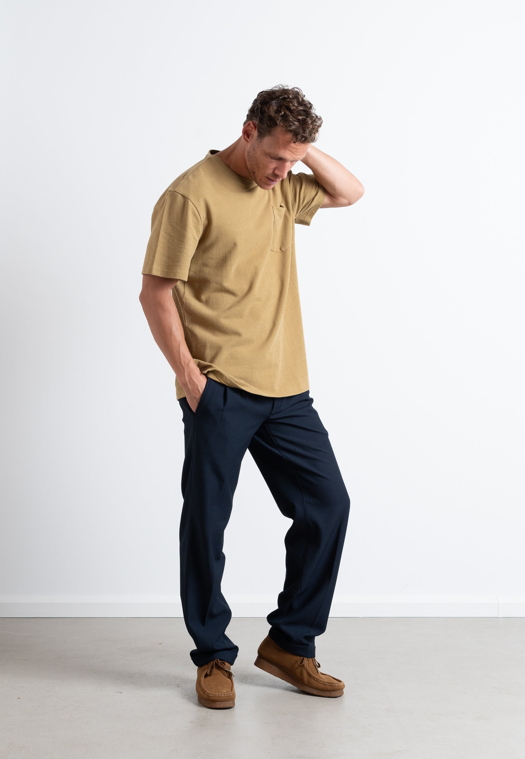 clean-cut-copenhagen-calton-t-shirt-herren-dark-khaki-baumwolle image 3