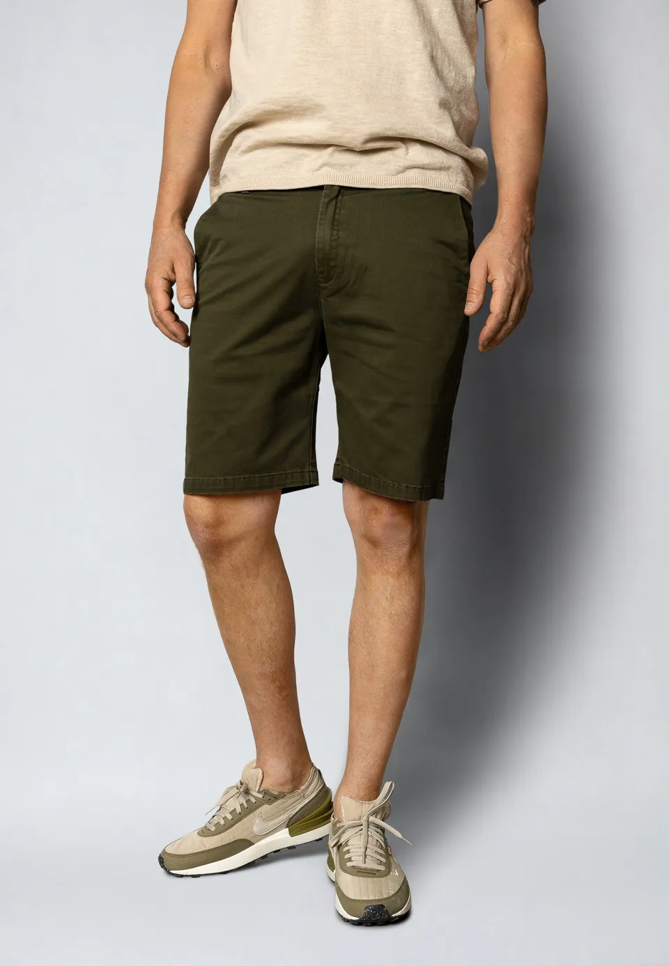 clean-cut-copenhagen-milano-twill-chino-shorts-herren-army image 1