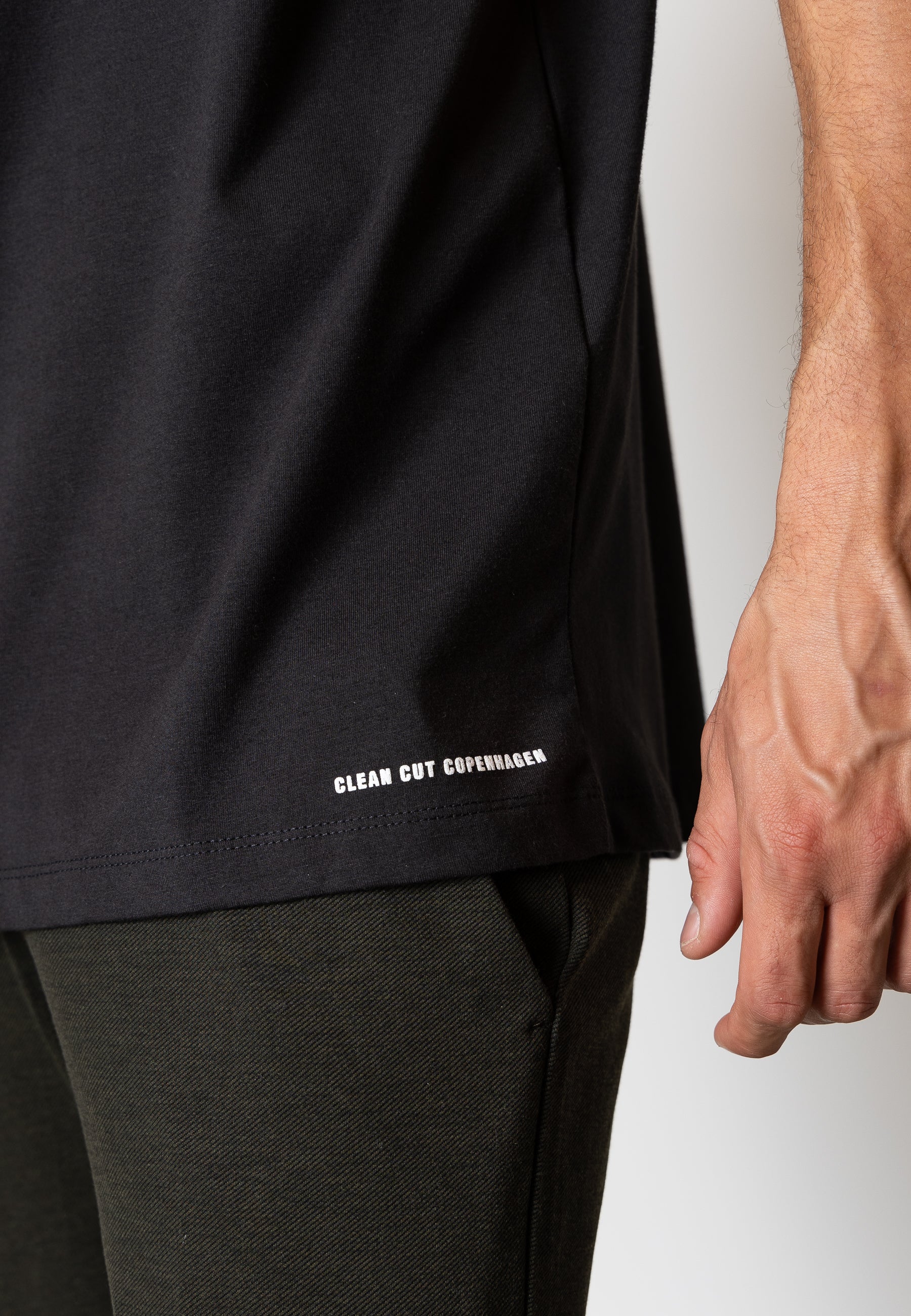 clean-cut-copenhagen-patrick-t-shirt-herren-schwarz-bio-baumwolle image 5