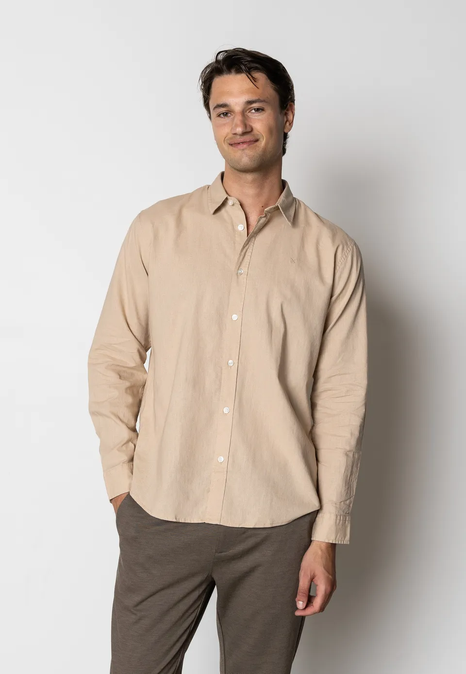 clean-cut-copenhagen-cotton-linen-hemd-khaki-herren image 1