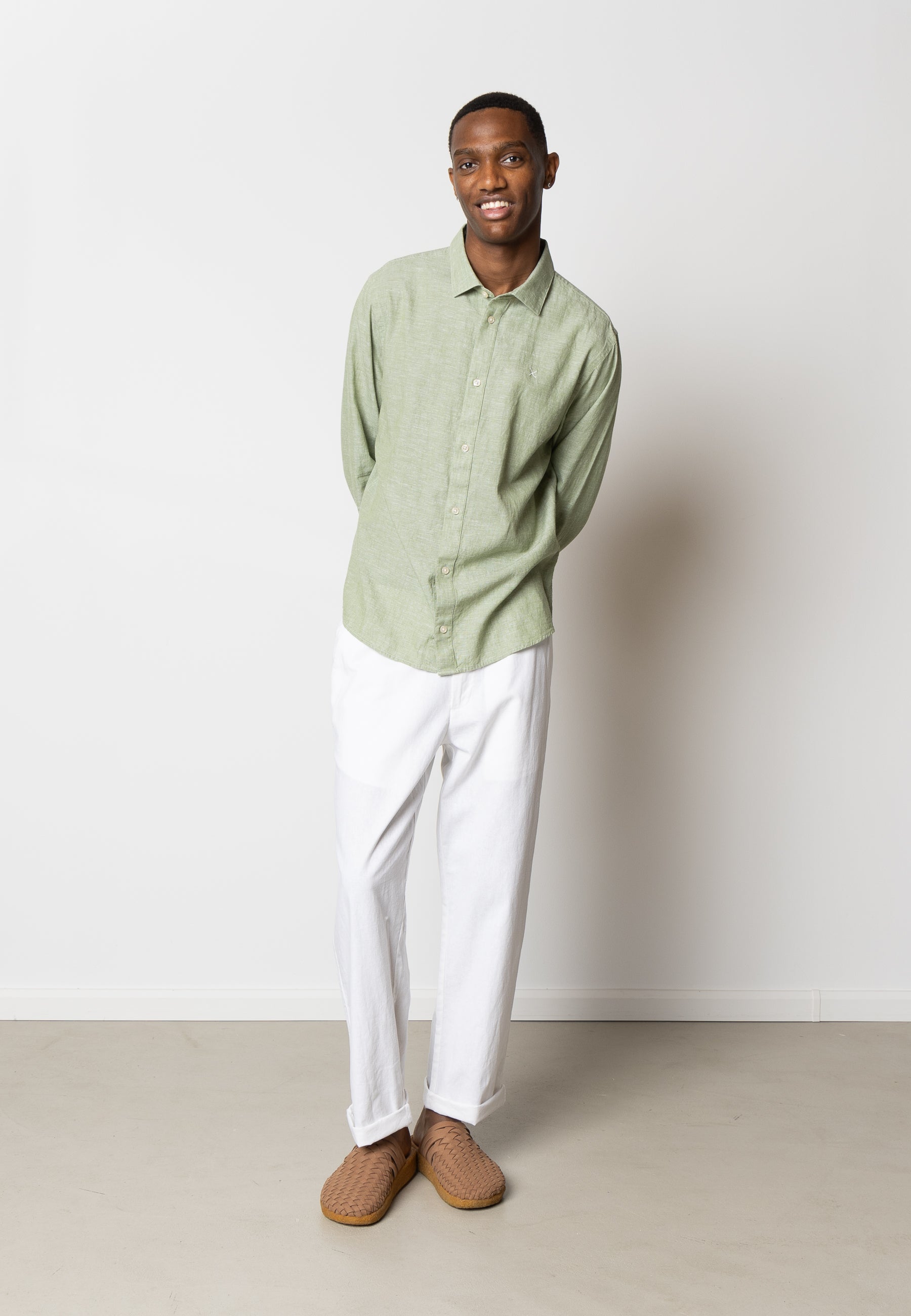 clean-cut-copenhagen-jamie-leinenhemd-gr-n-meliert image 1