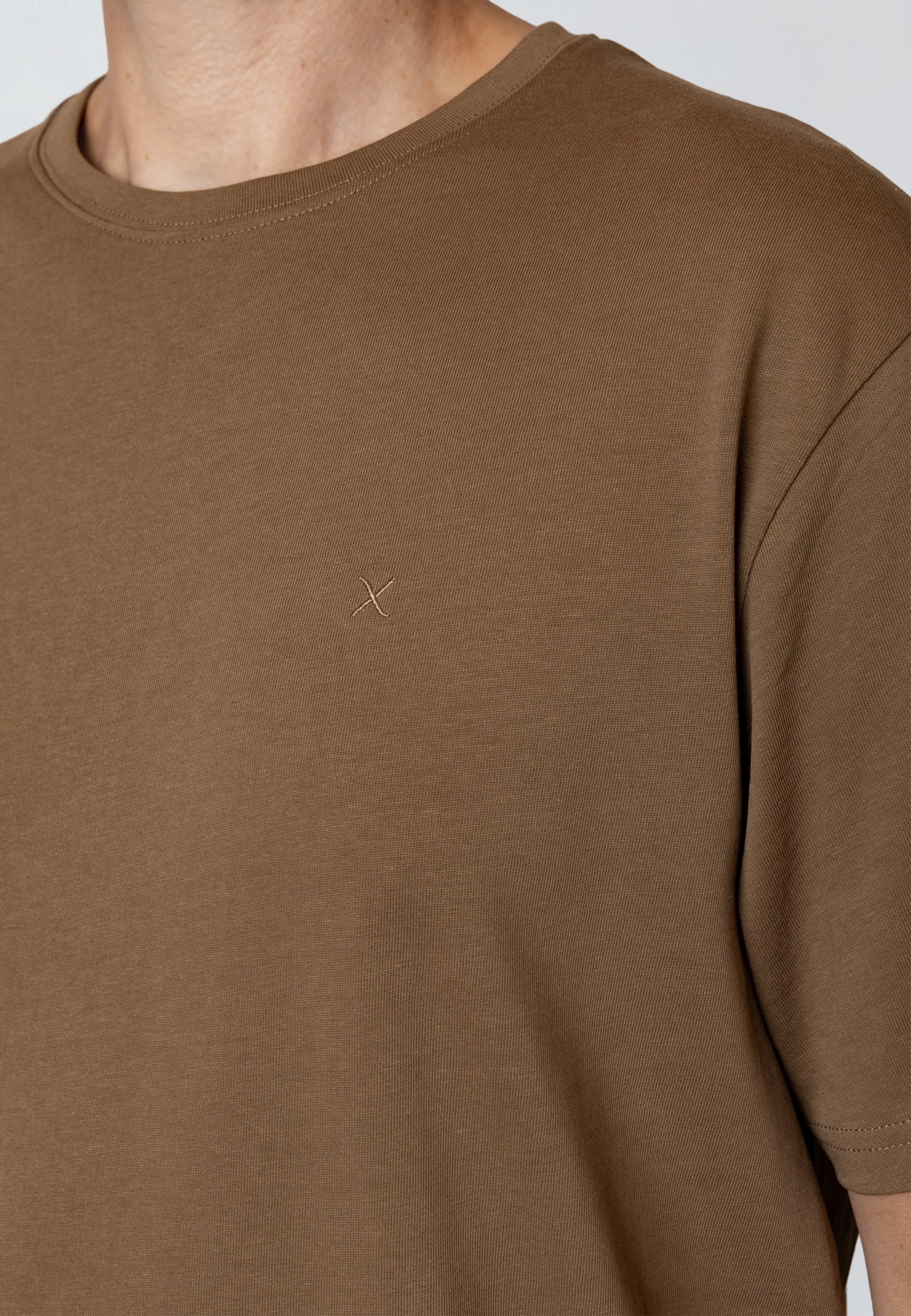 clean-cut-copenhagen-stable-t-shirt-shitake-baumwolle image 3