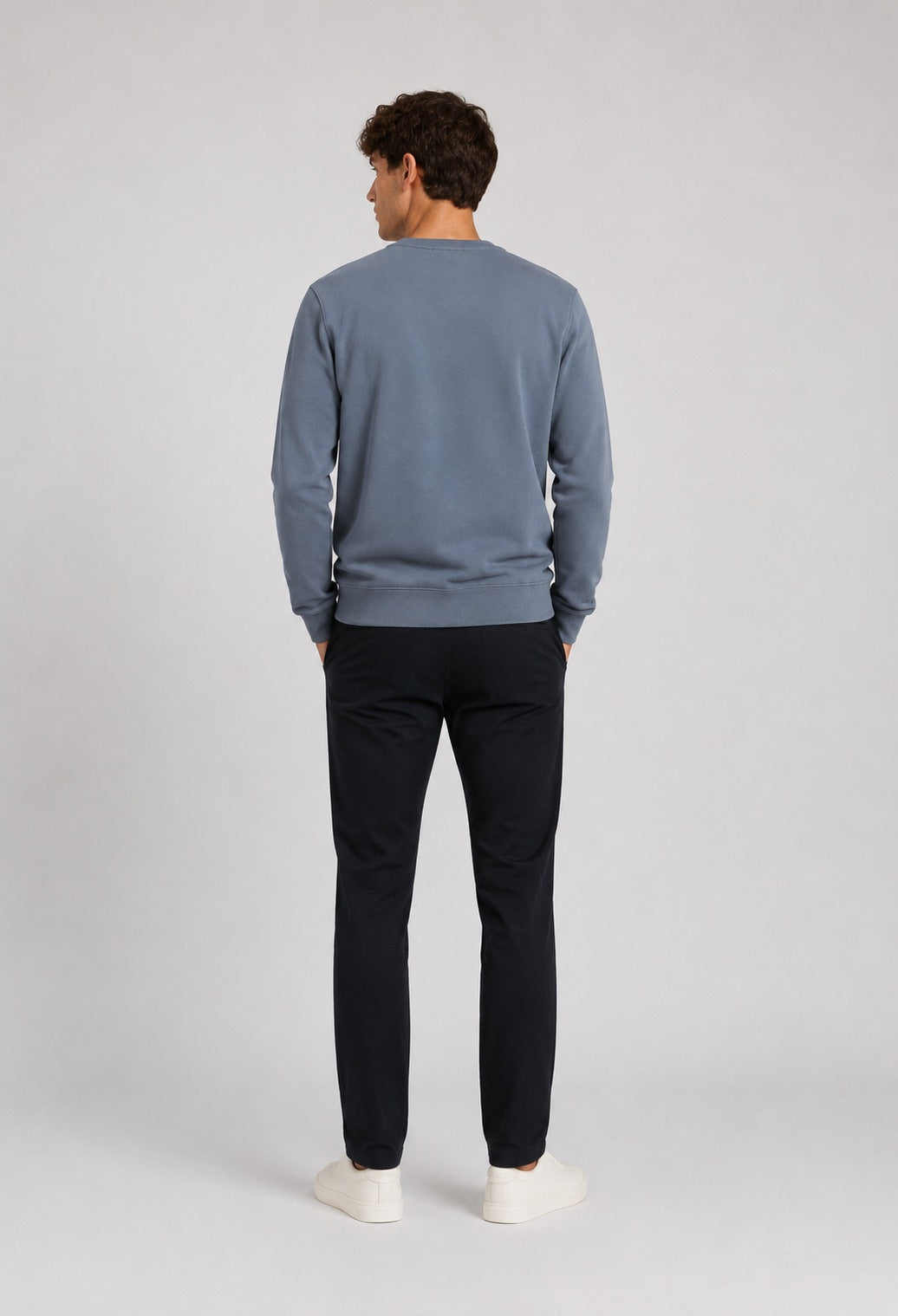clean-cut-copenhagen-patrick-sweatshirt-grau-smiley-logo image 3