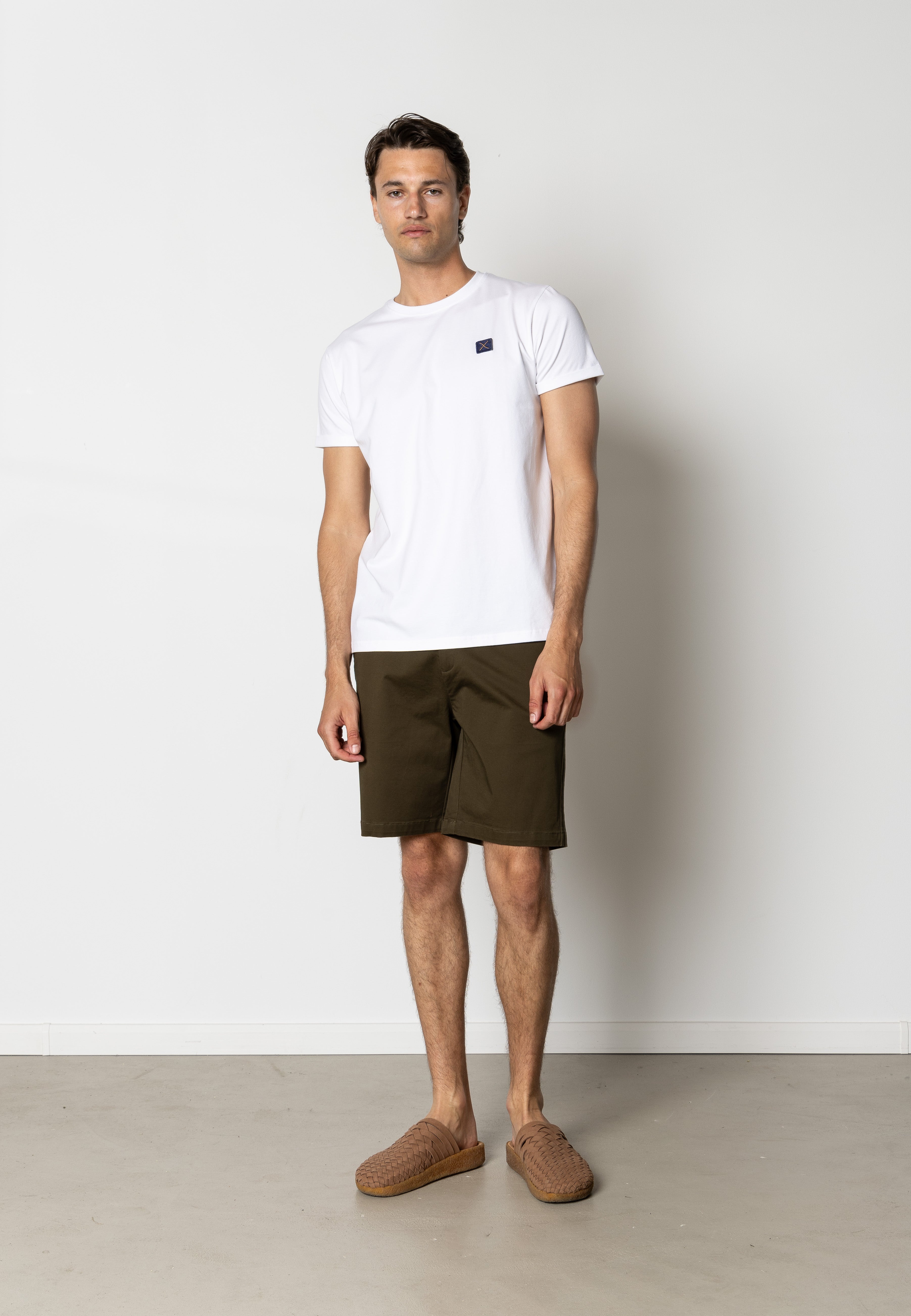 clean-cut-copenhagen-milano-chino-shorts-bottle-green image 2