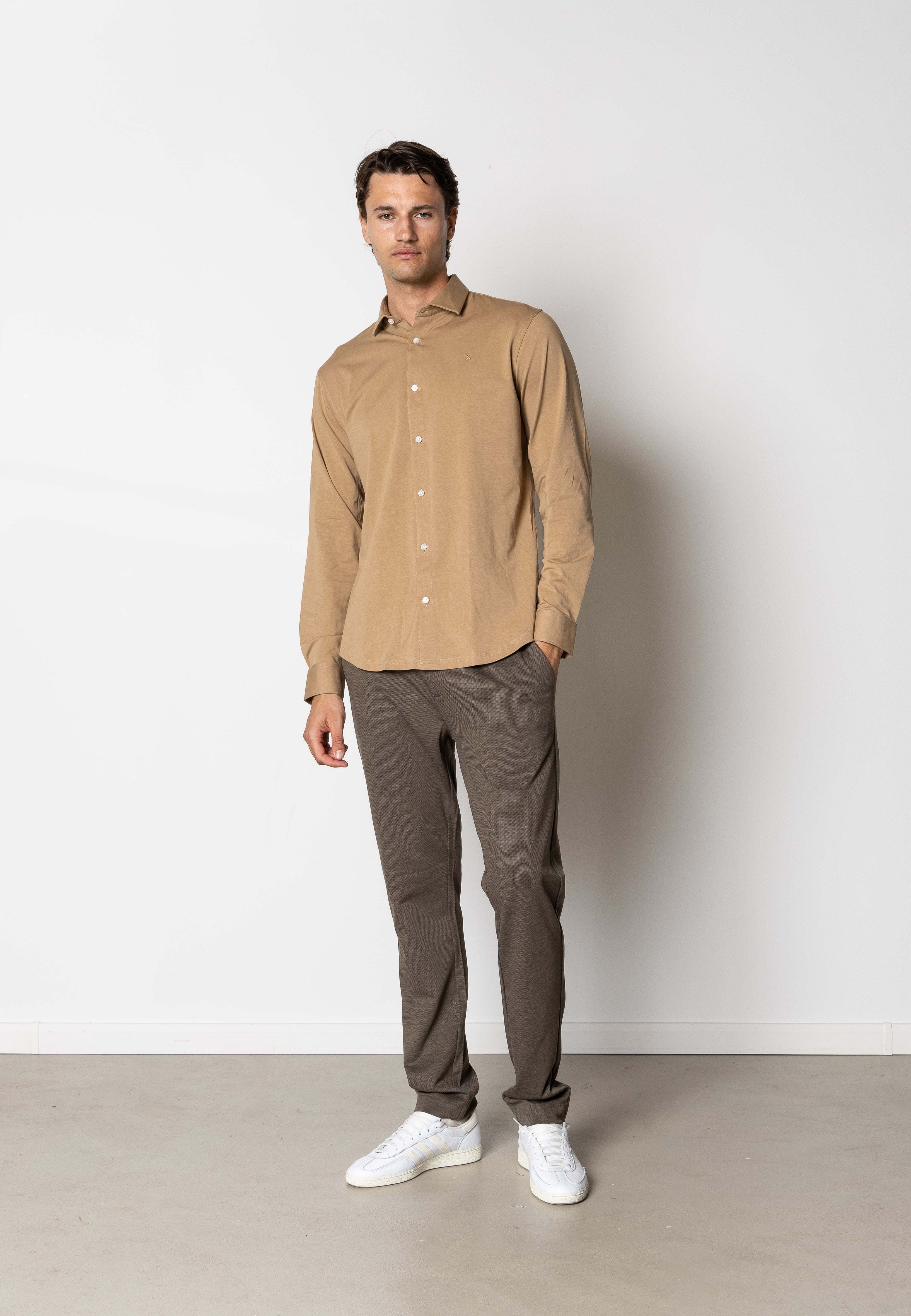 clean-cut-copenhagen-clean-formal-stretch-shirt-hemd-warm-sand image 3