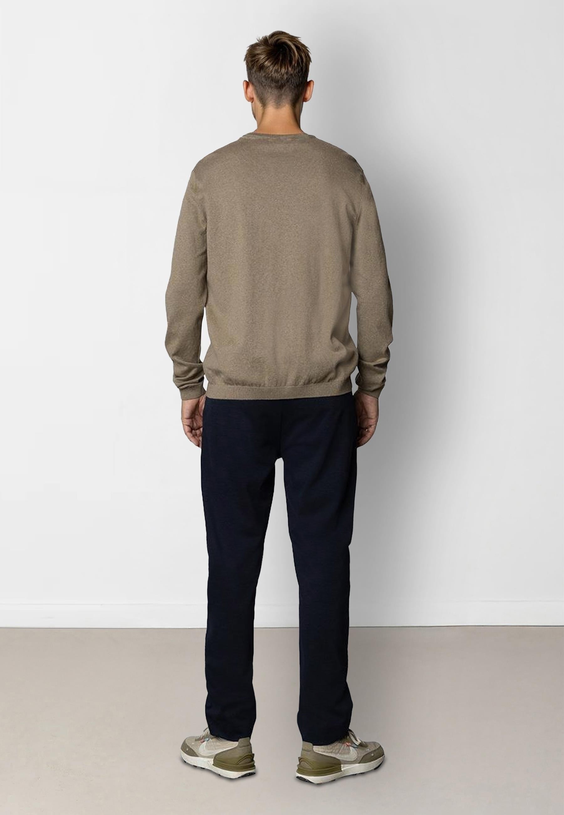 clean-cut-copenhagen-claude-strickpullover-dunkelbeige-baumwolle image 4