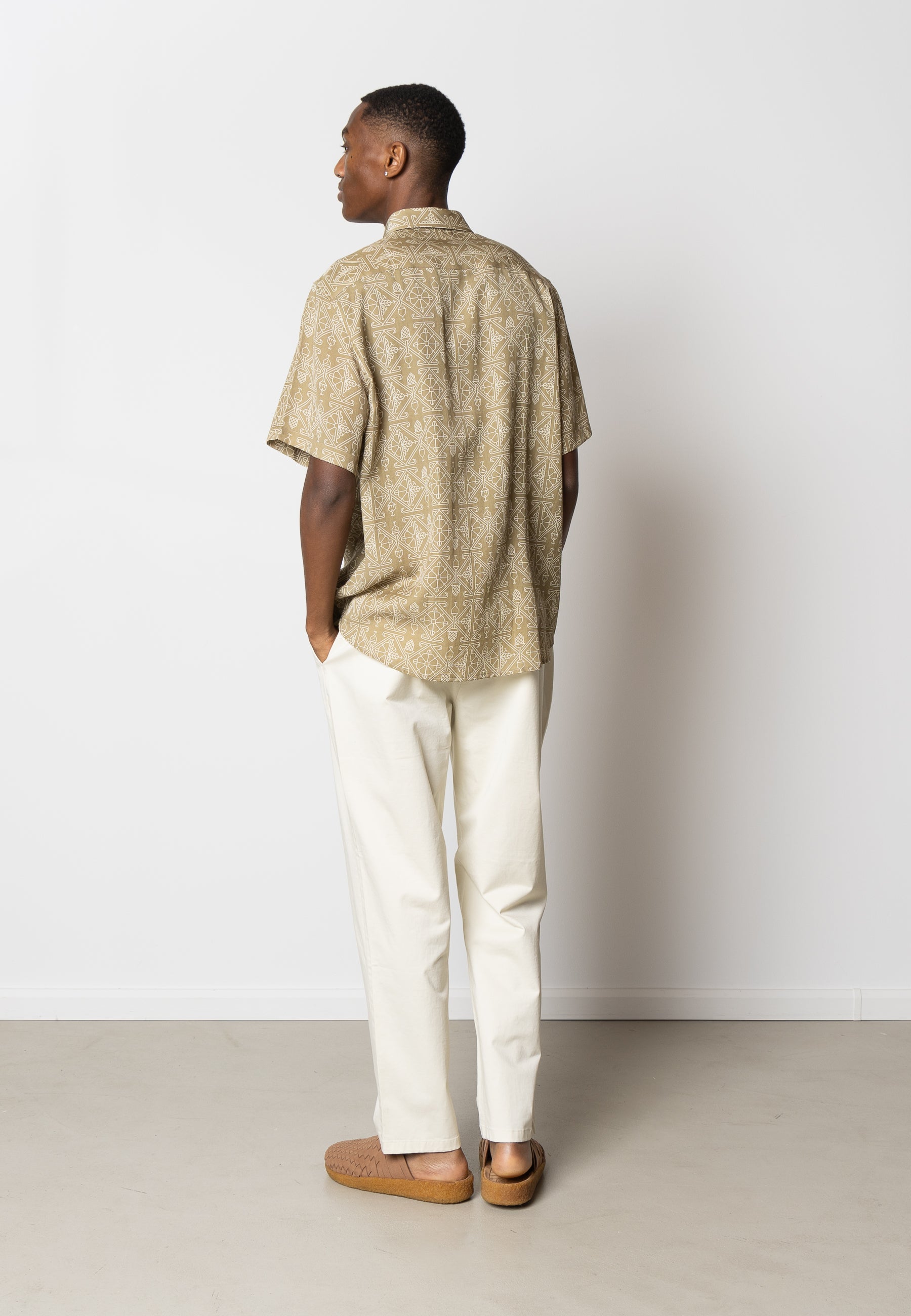 clean-cut-copenhagen-barcelona-hose-ecru-leinenmix image 7