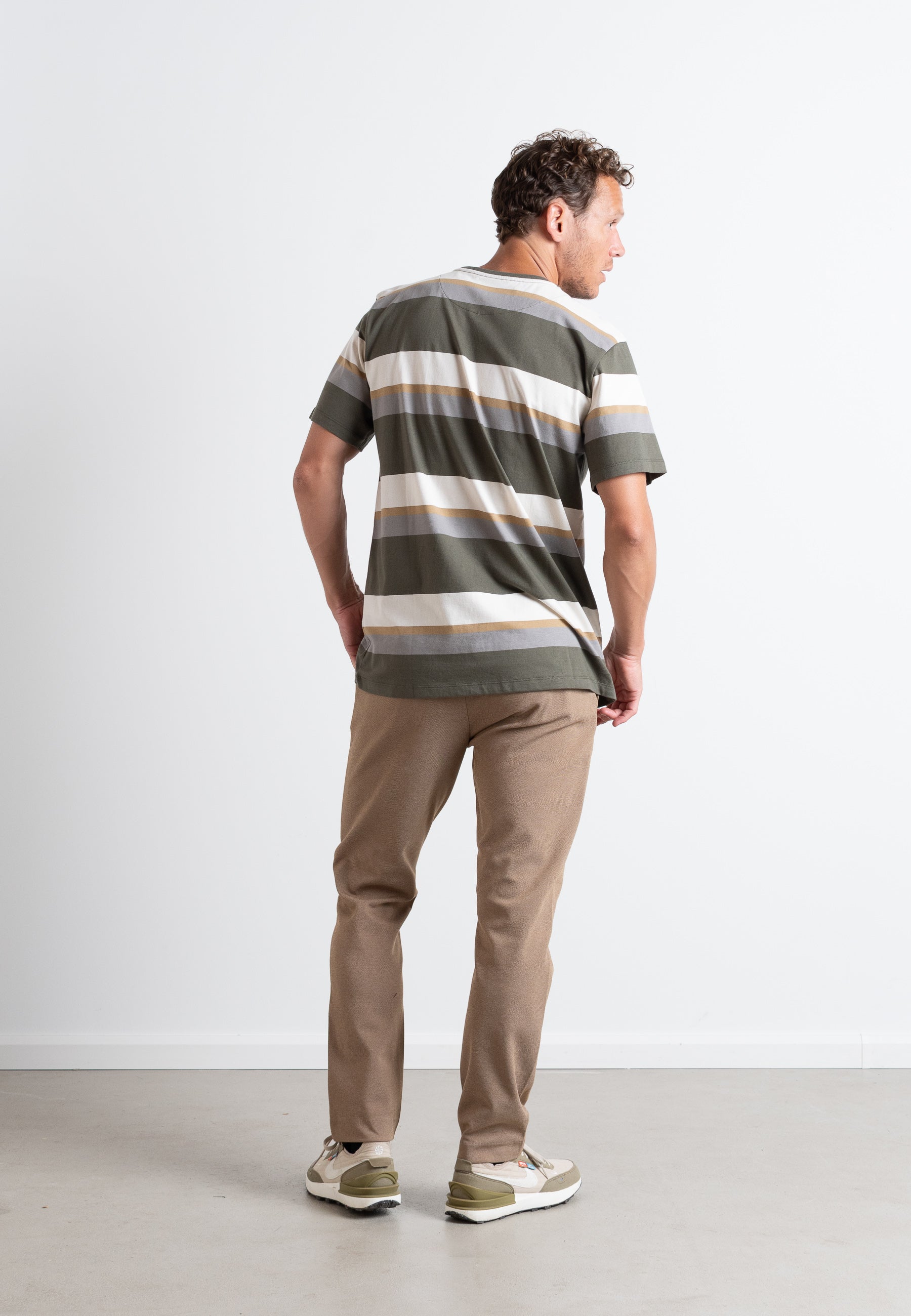 clean-cut-copenhagen-milano-jersey-hose-dark-camel-stretch image 5