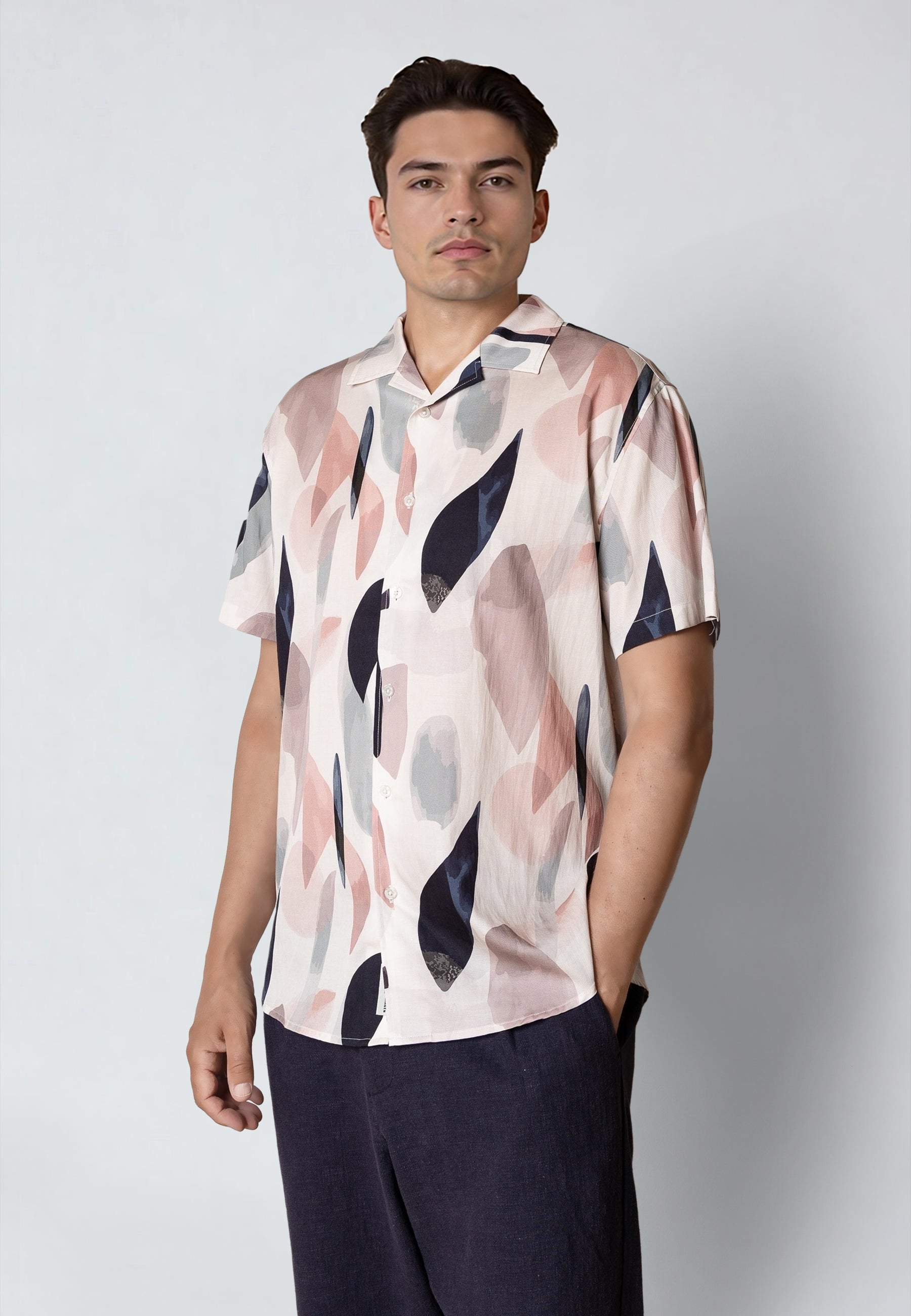 clean-cut-copenhagen-ebbe-s-s-shirt-herren-violet-ice image 4