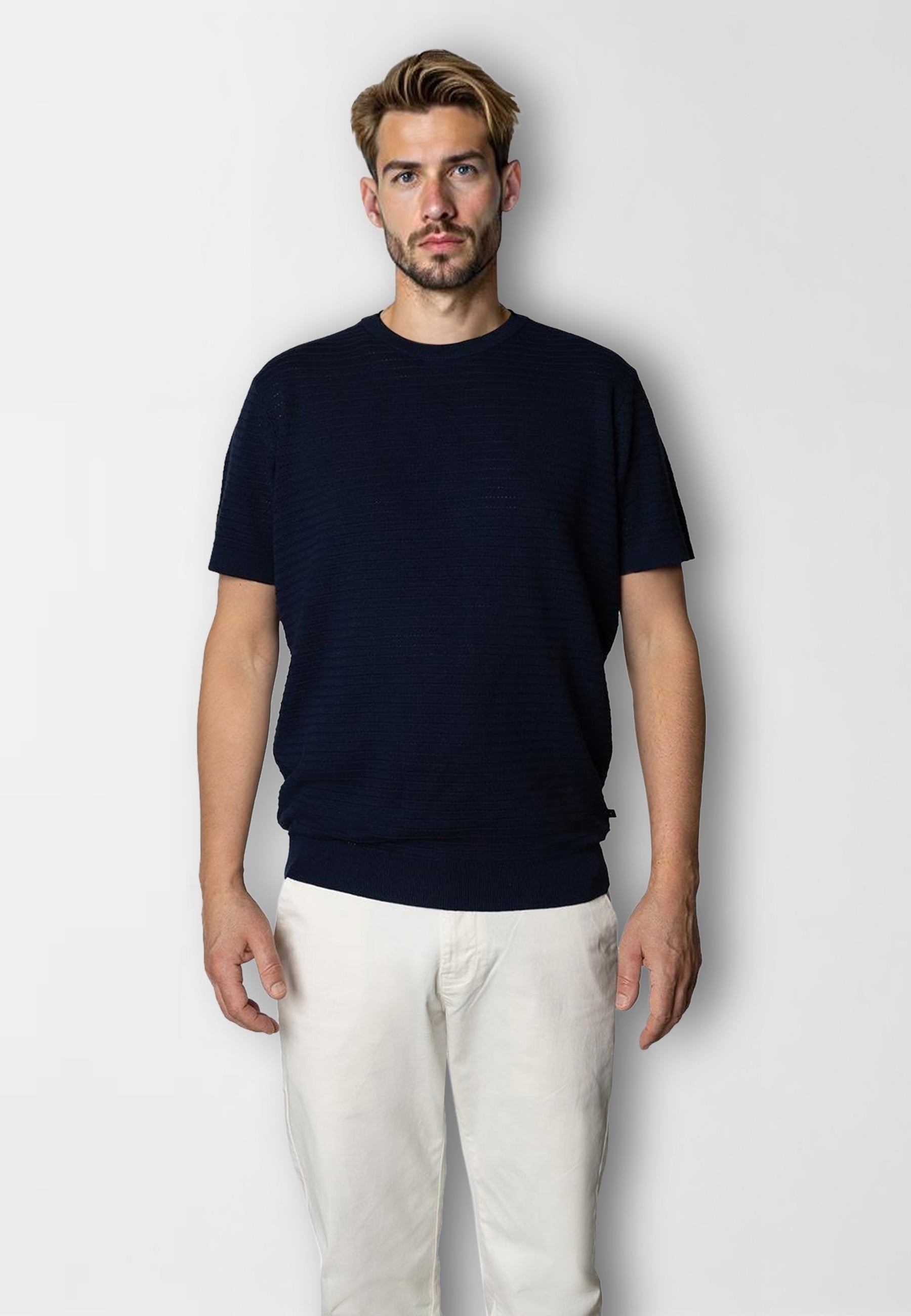 clean-cut-copenhagen-owen-strick-t-shirt-ecru-navy image 8