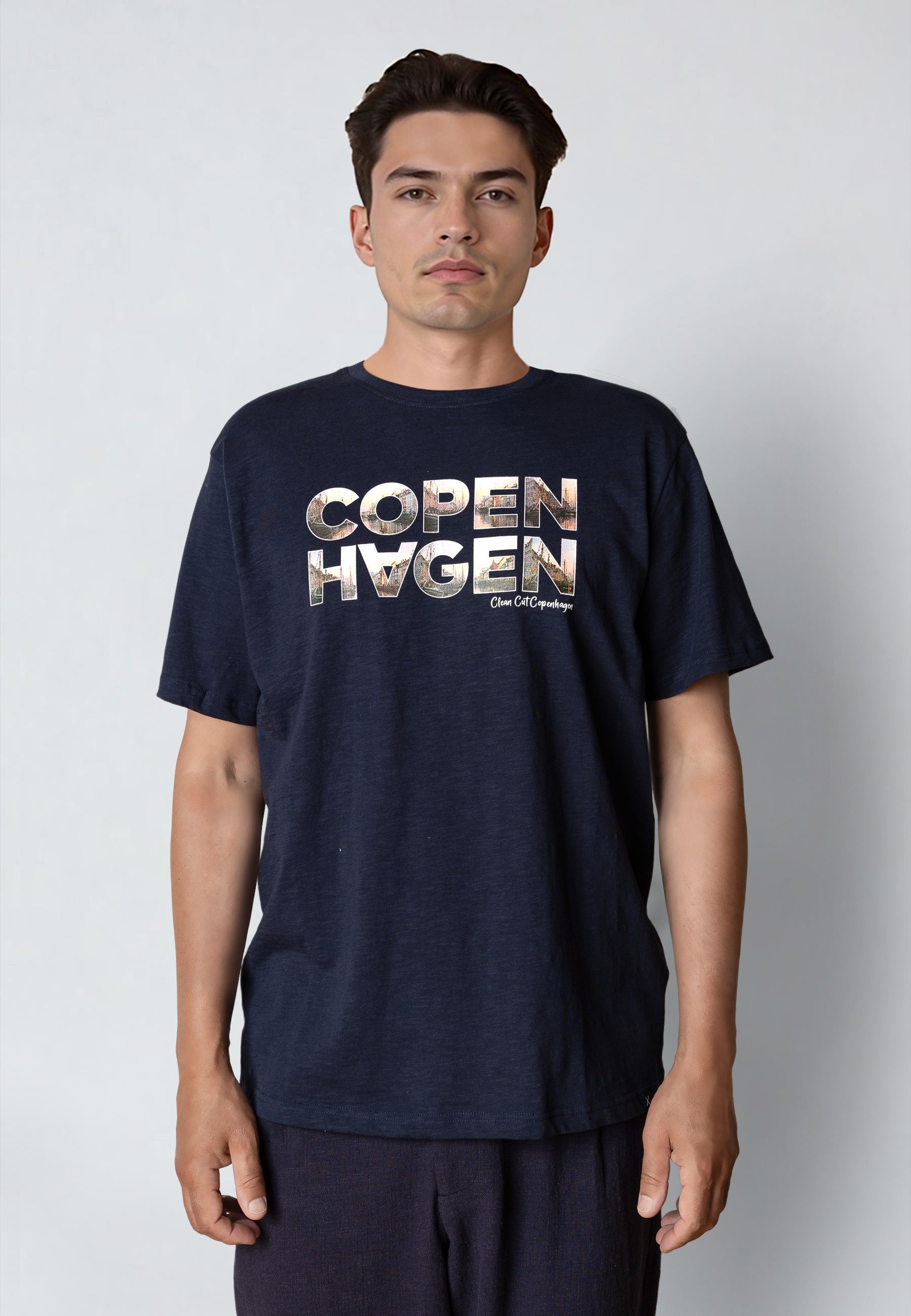 clean-cut-copenhagen-tribute-t-shirt-navy-bio-baumwolle image 2