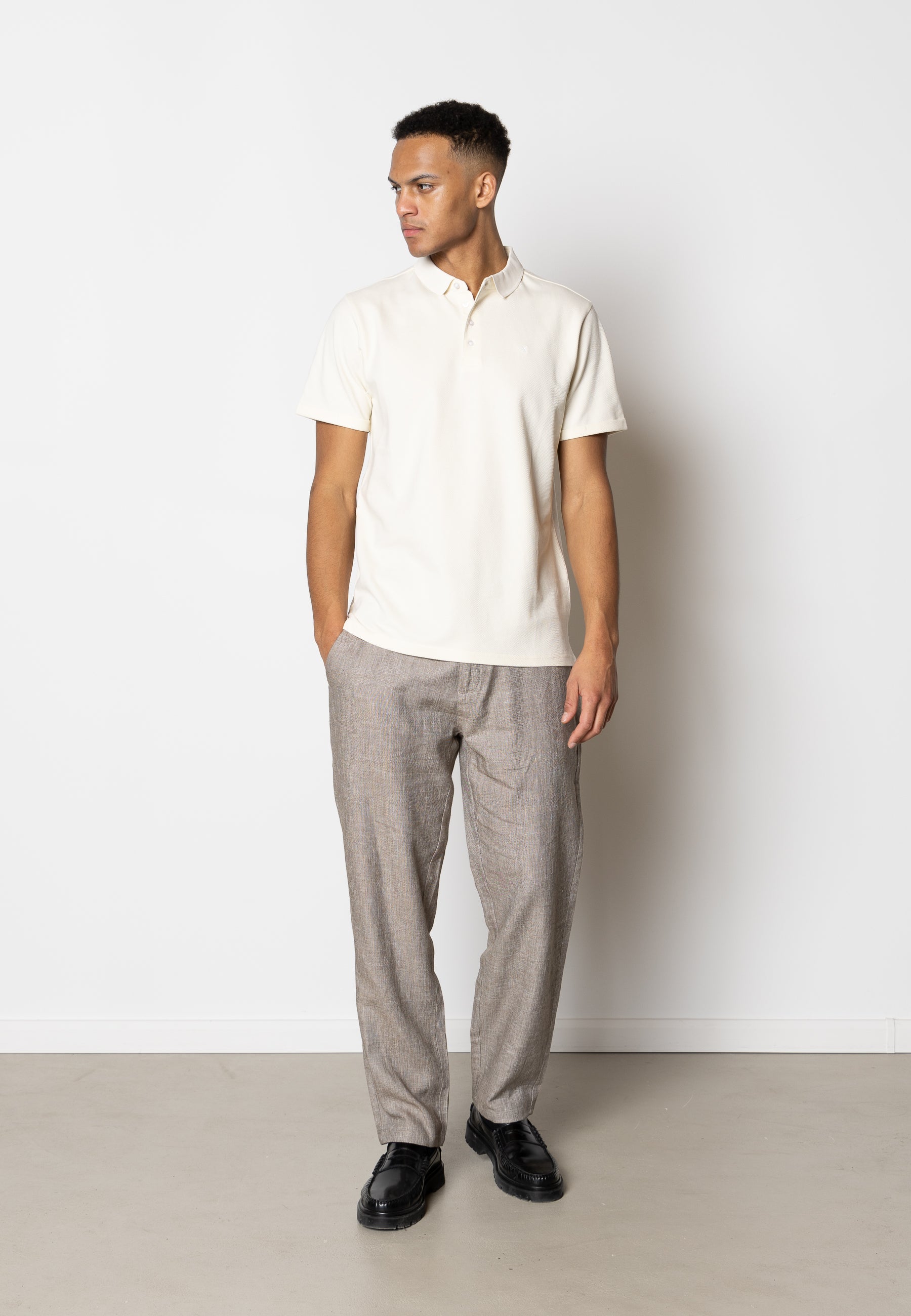 clean-cut-copenhagen-tokyo-roman-leinenhose-khaki-melange image 3